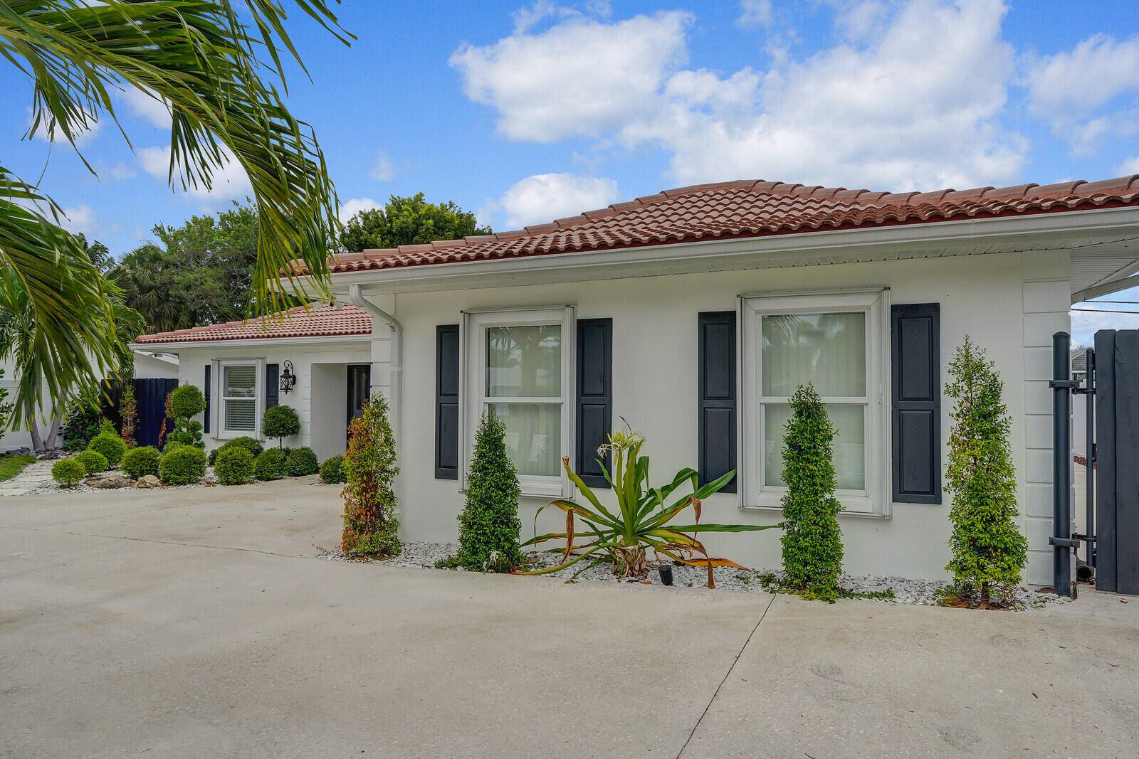 Boca Raton, FL 33486,1012 W Camino Real