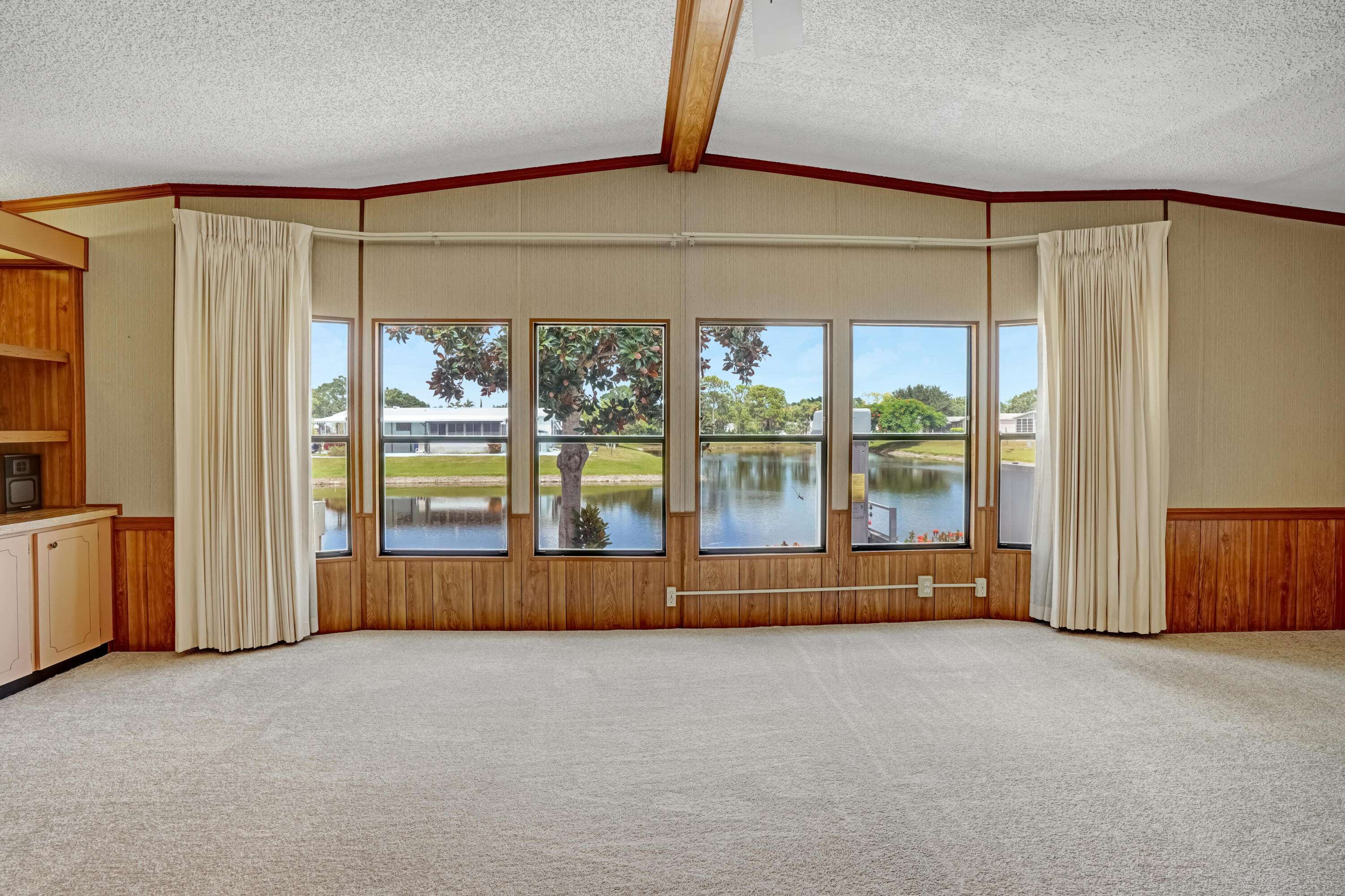 Port Saint Lucie, FL 34952,8228 Cinnamon LN