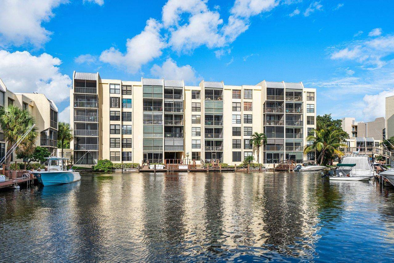Boca Raton, FL 33432,9 Royal Palm Way 106