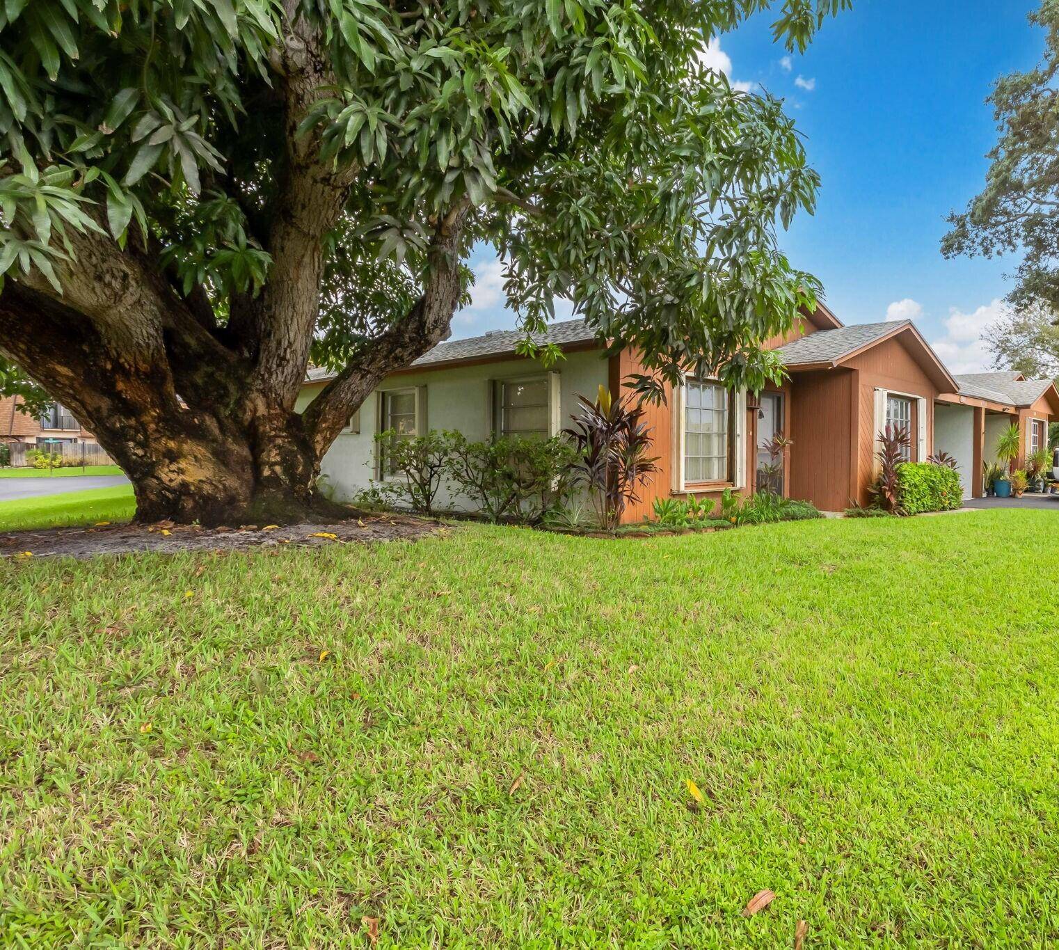 Boynton Beach, FL 33435,2667 SE 27th LN 64a