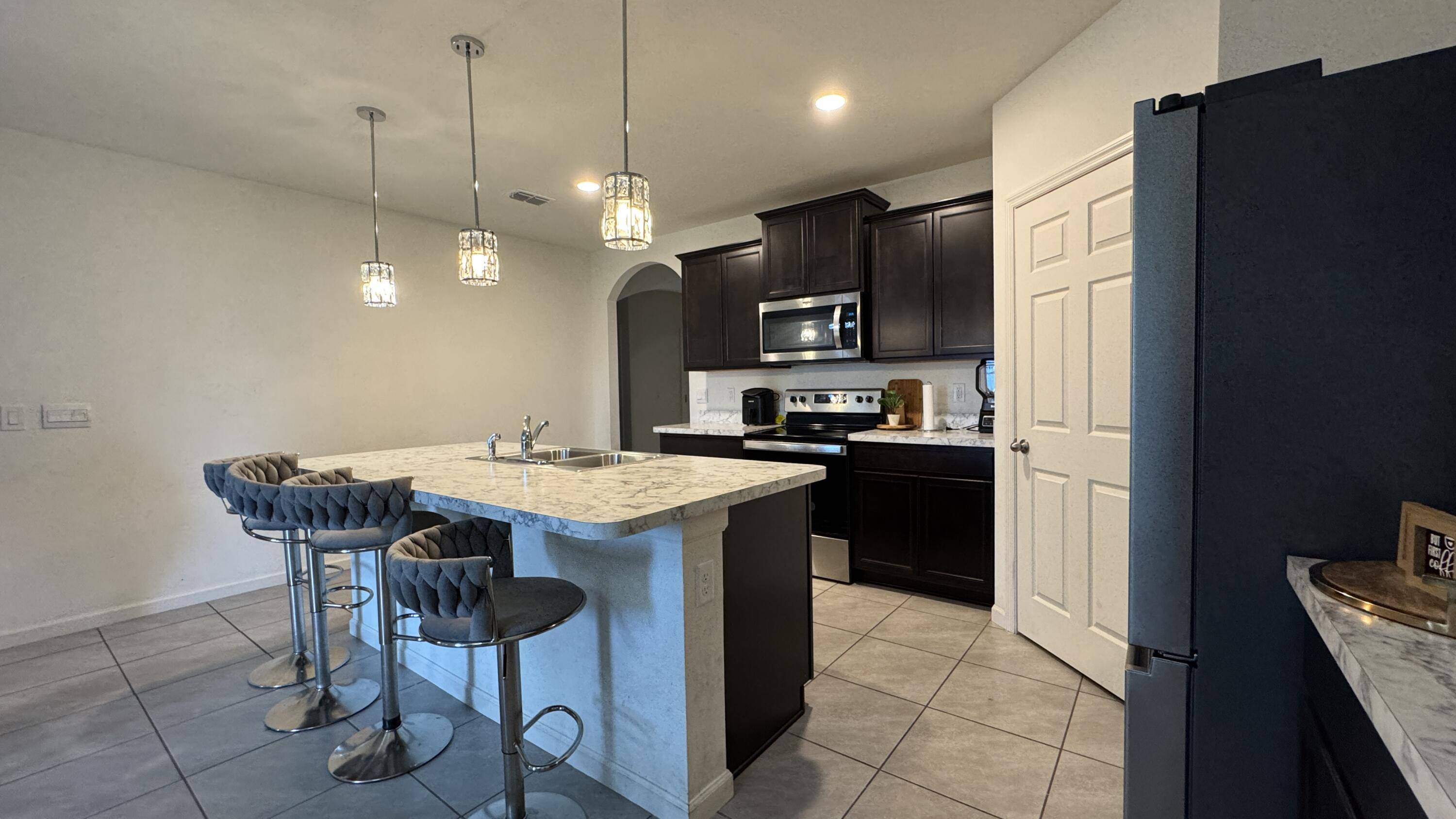 Port Saint Lucie, FL 34983,729 SW Lakehurst DR