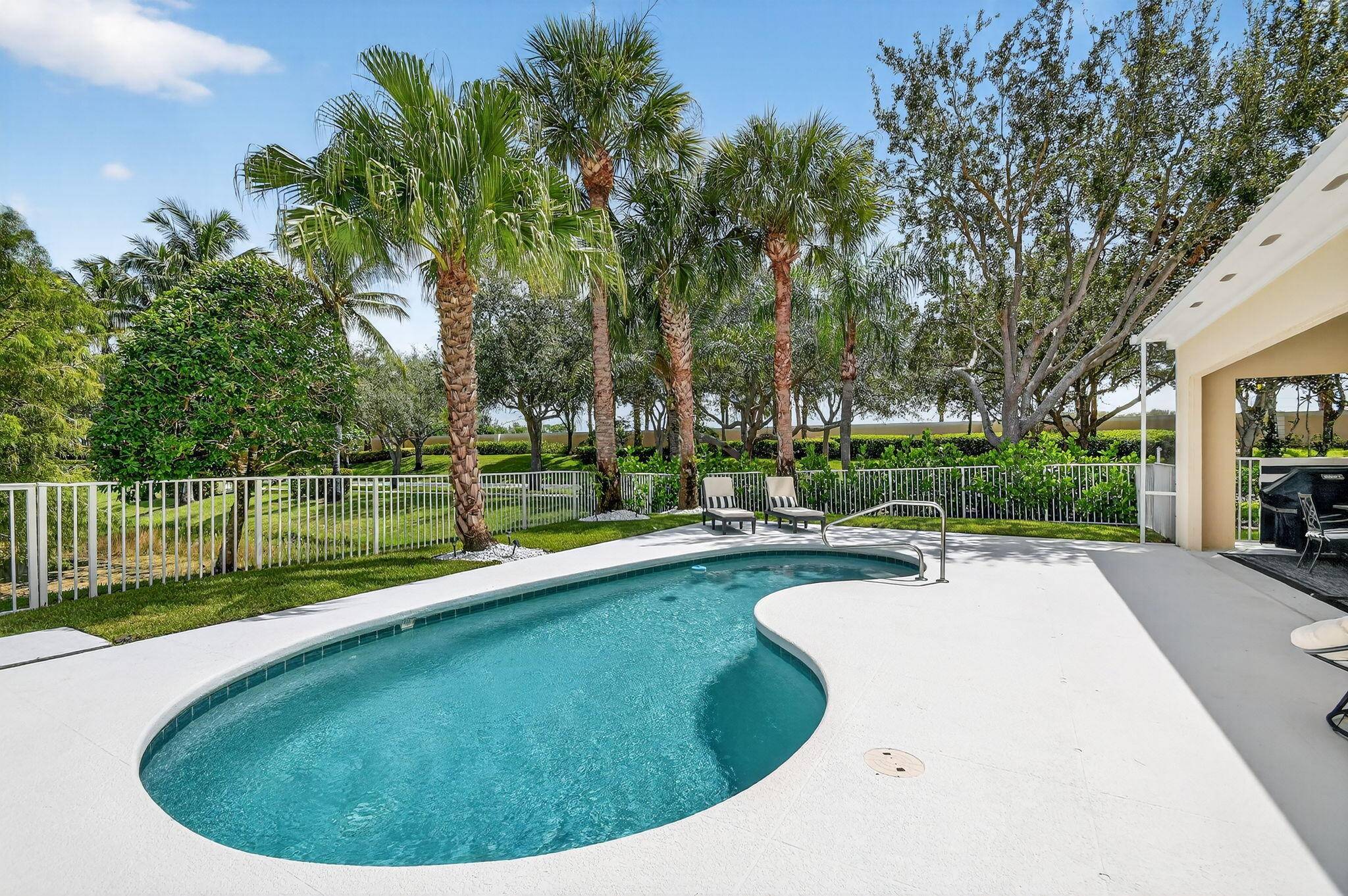 Wellington, FL 33414,8015 Laborie LN