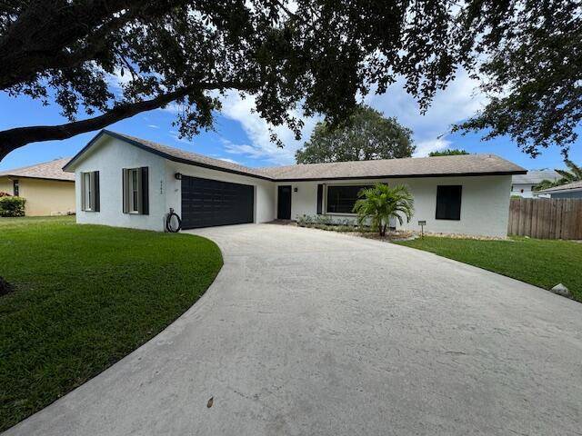 Tequesta, FL 33469,4392 Colette DR