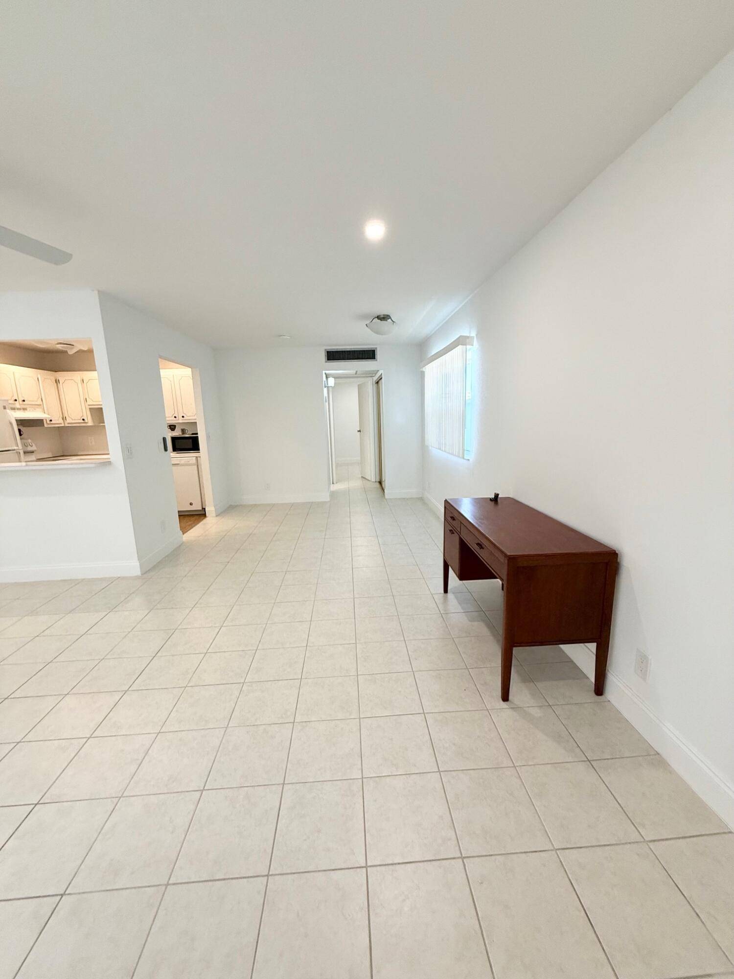 Delray Beach, FL 33446,186 Valencia H