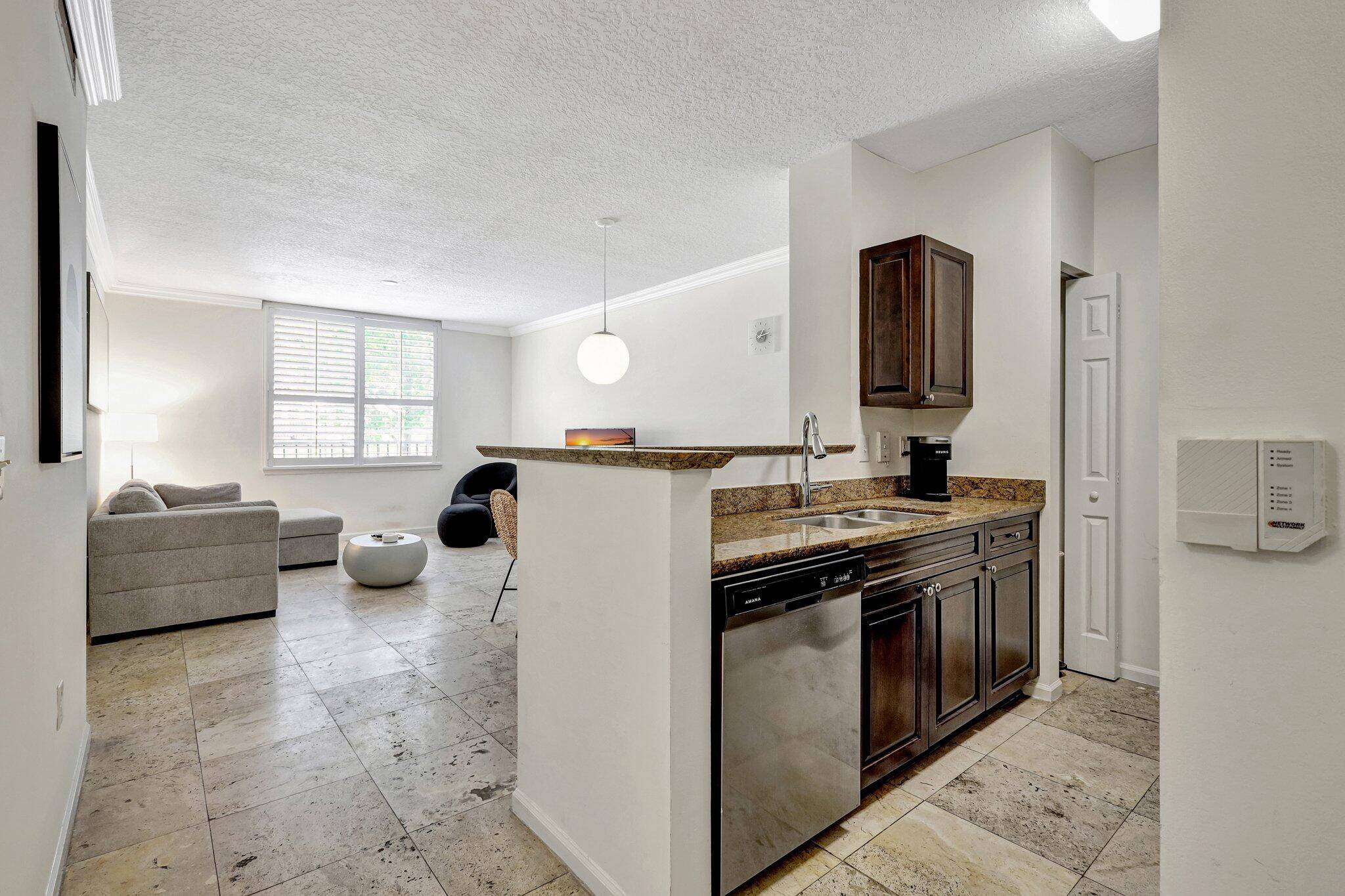 West Palm Beach, FL 33401,580 S Sapodilla AVE 105