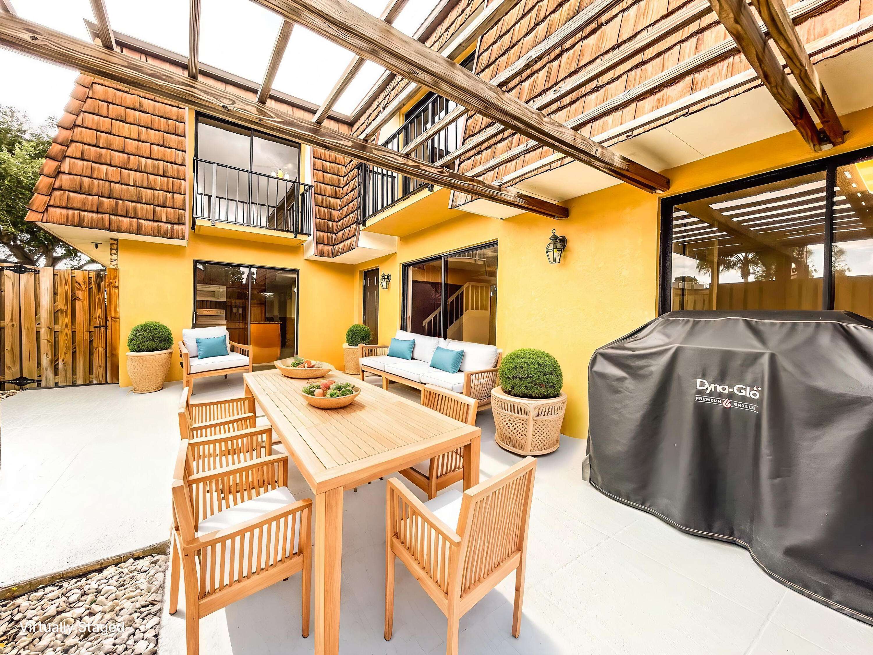 Greenacres, FL 33463,926 9th LN