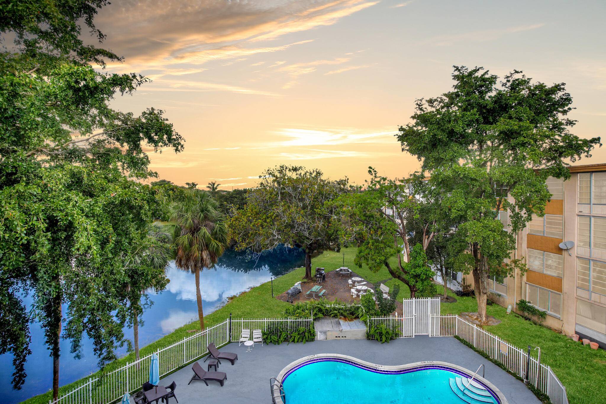 Plantation, FL 33313,5275 NW 10th CT 405