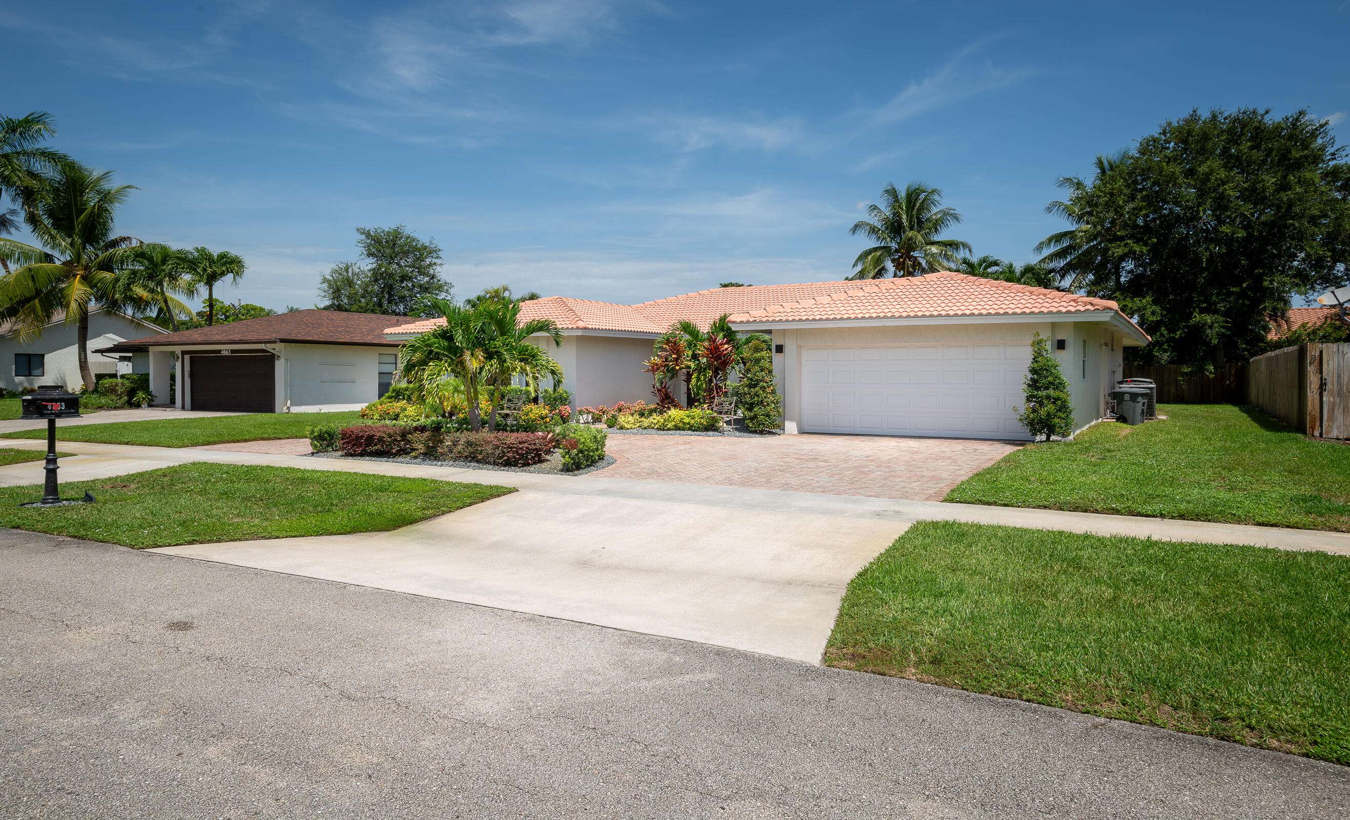 Boca Raton, FL 33487,4853 Willow DR