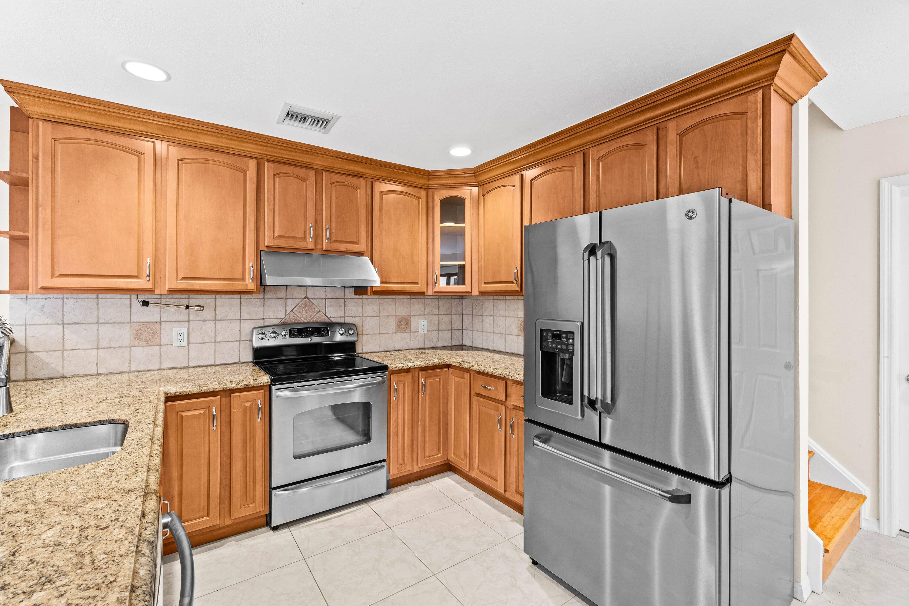 Delray Beach, FL 33484,5465 Monterey CIR E