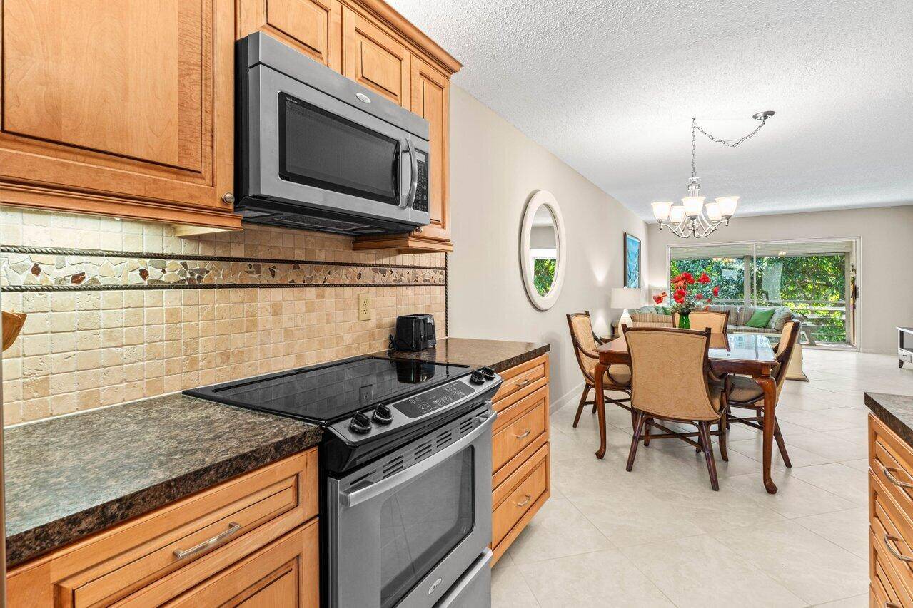 Delray Beach, FL 33445,2660 SW 22nd AVE 1210