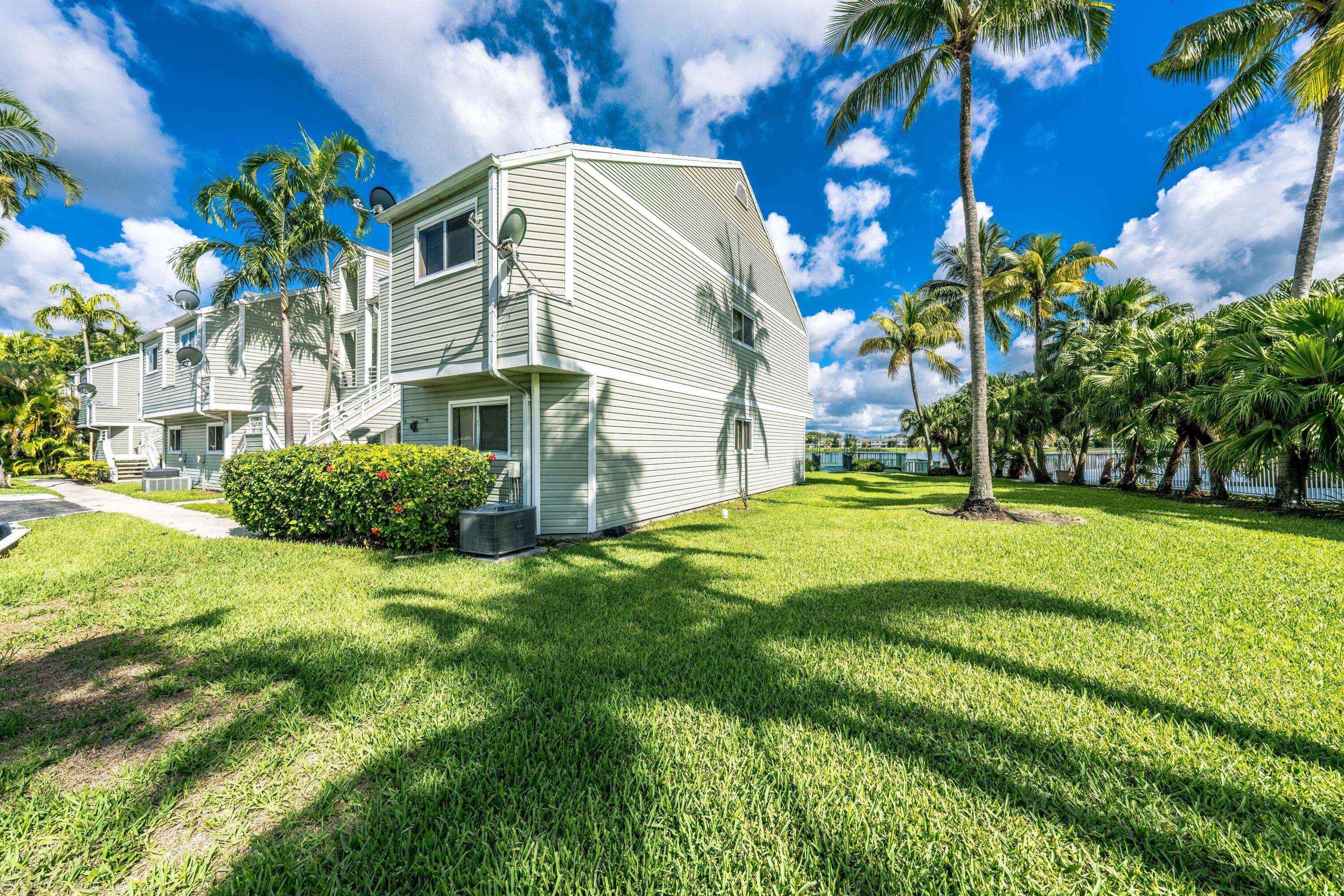 Lauderdale Lakes, FL 33309,3401 NW 44th ST 206