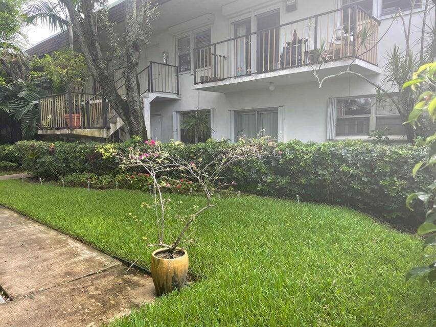 Hollywood, FL 33020,2324 Van Buren ST 102