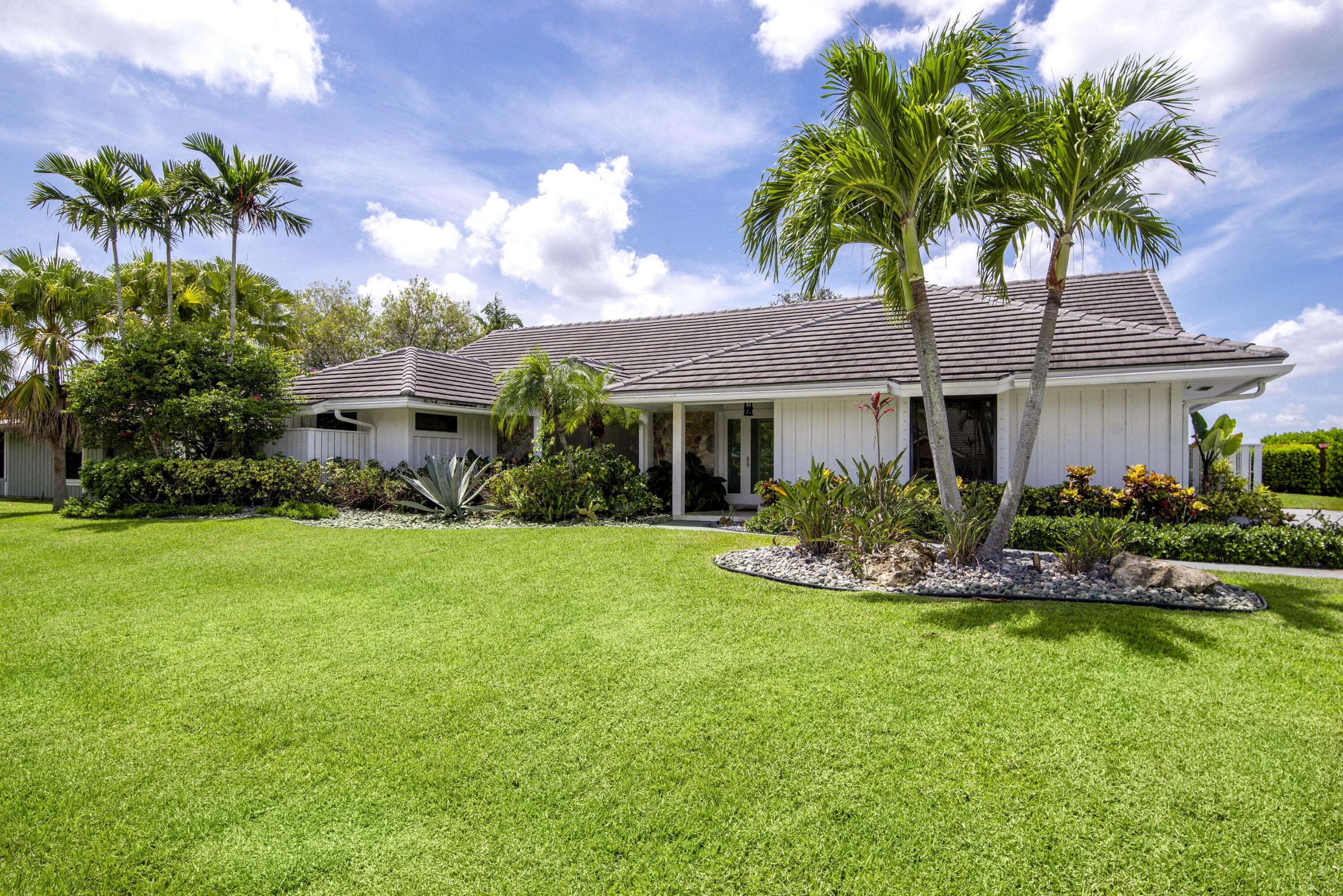 Palm Beach Gardens, FL 33418,34 Dunbar RD