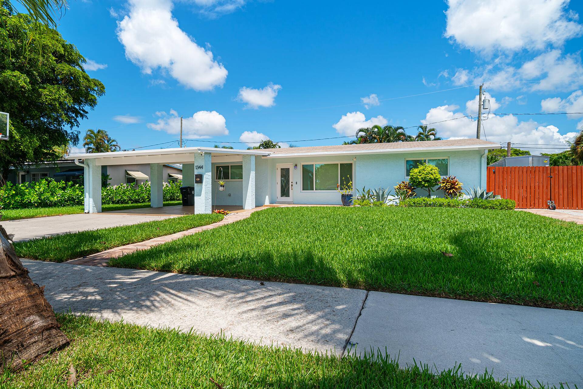 Lake Worth Beach, FL 33461,1344 Crest DR