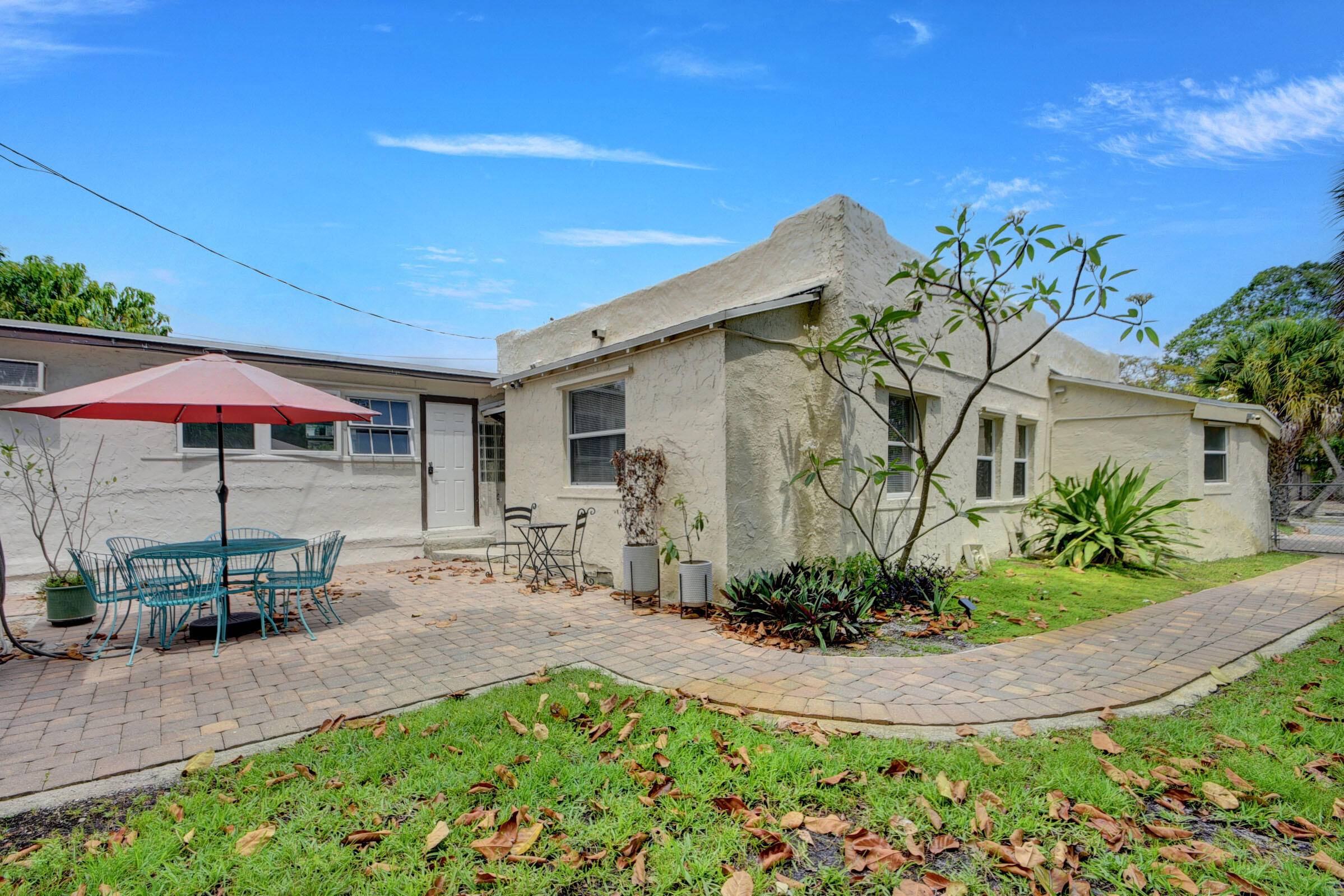 West Palm Beach, FL 33405,830 Valley Forge RD Casita