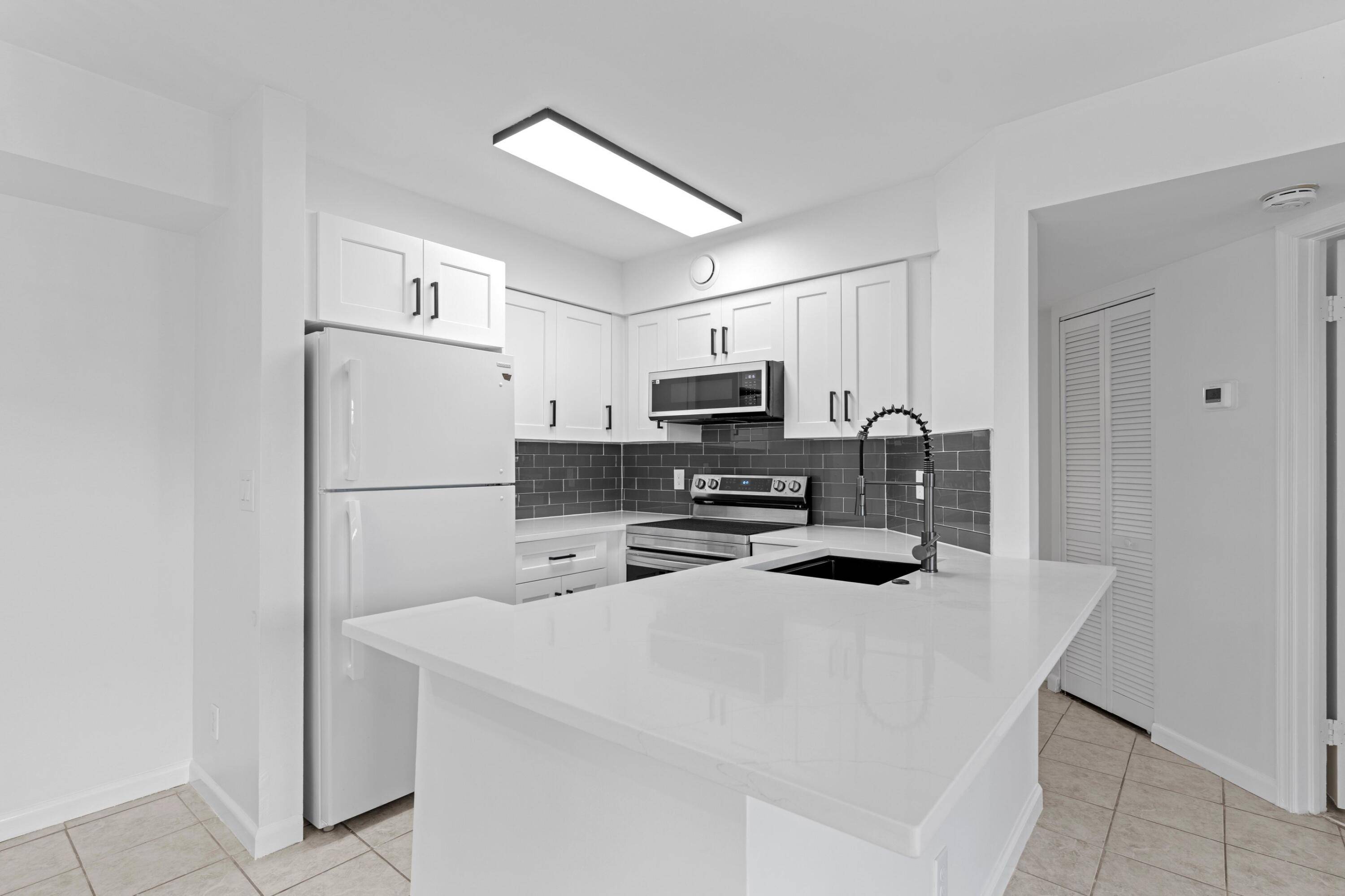 Lake Worth, FL 33467,4695 Lucerne Lakes BLVD 103