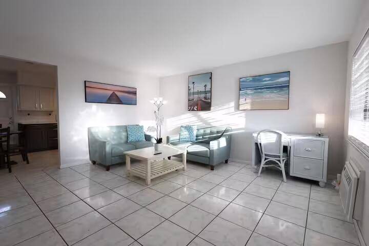 Lantana, FL 33462,714 S Arnold AVE B