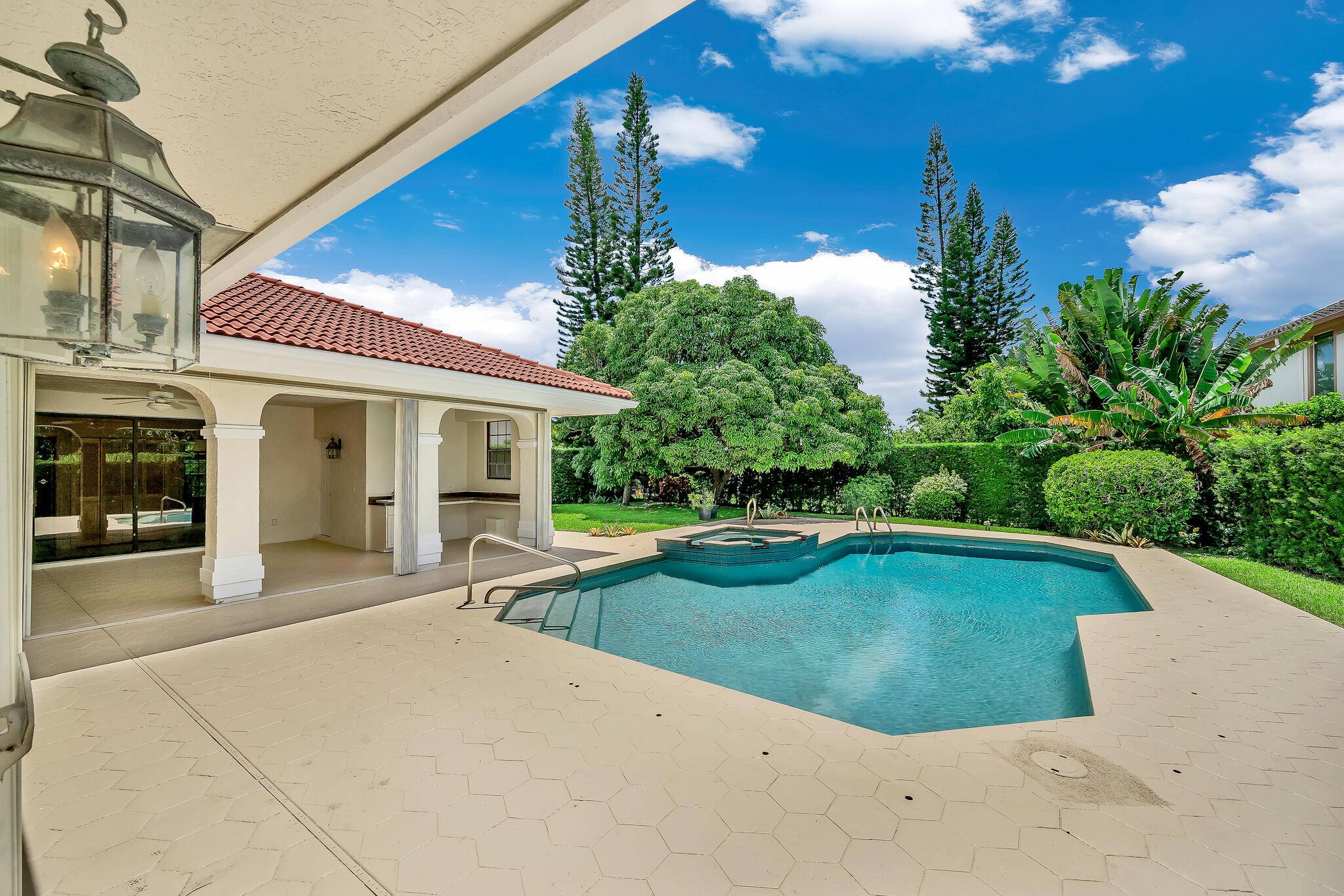 Boca Raton, FL 33487,844 NE Mulberry DR