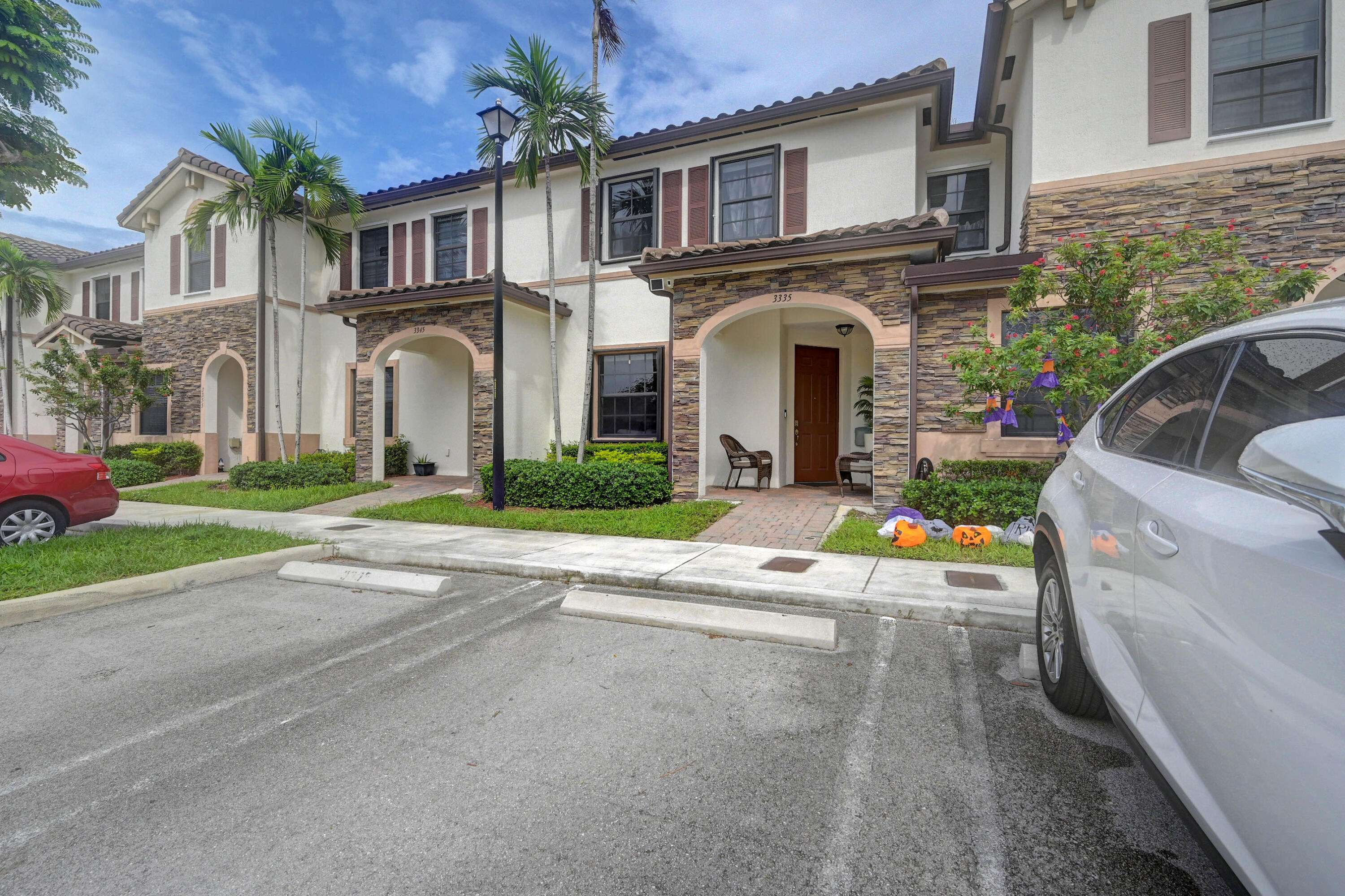 Hialeah, FL 33018,3335 W 93rd PL 3335