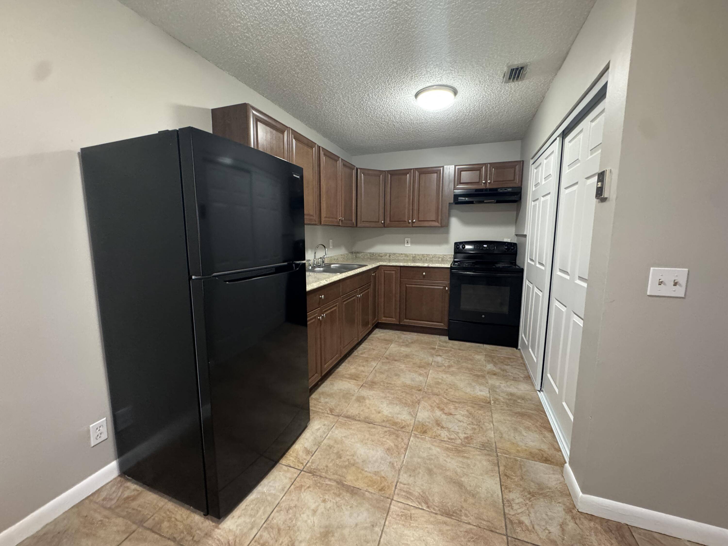 West Palm Beach, FL 33407,412 21st ST