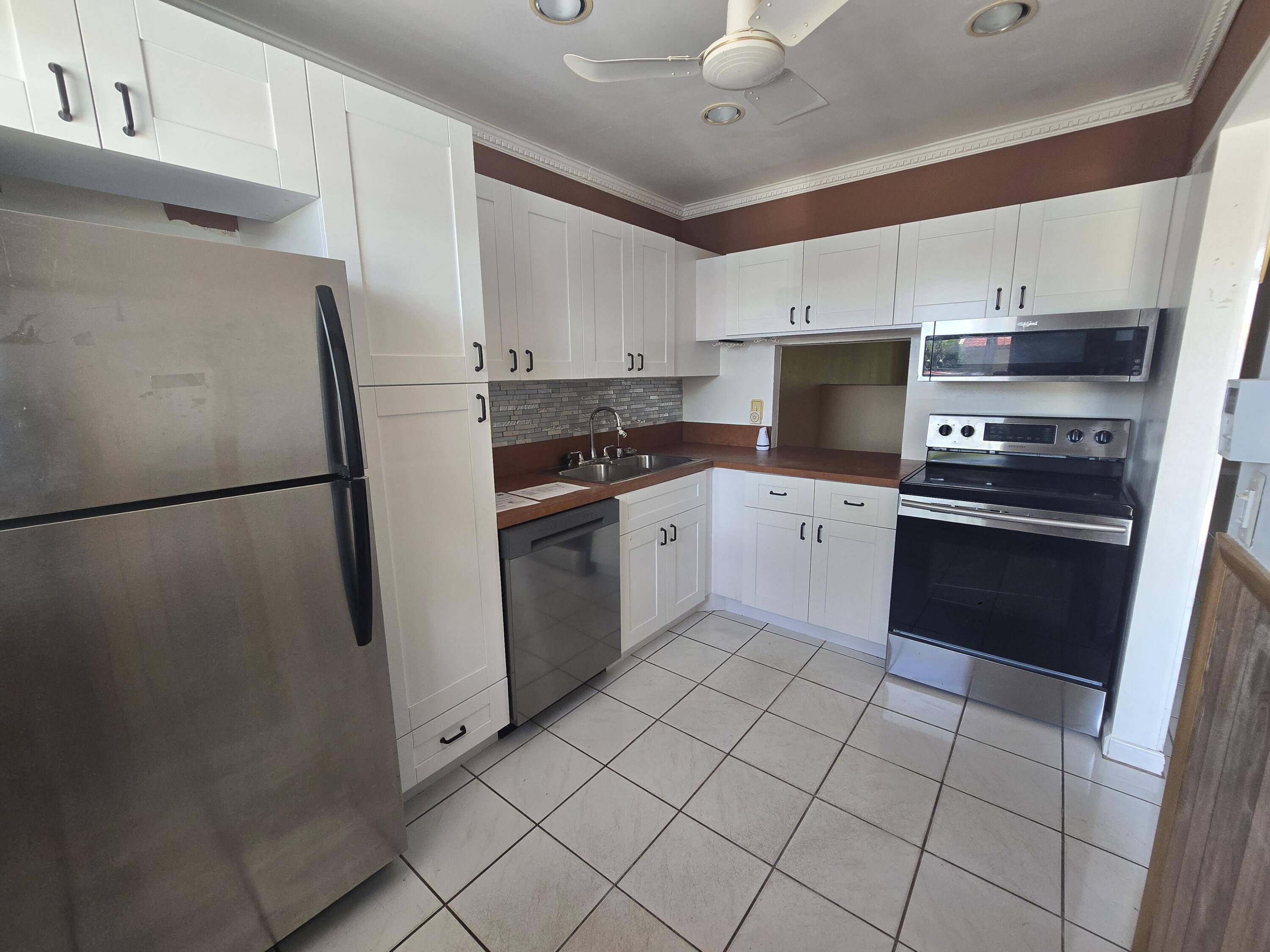 West Palm Beach, FL 33411,102 Lake Anne DR