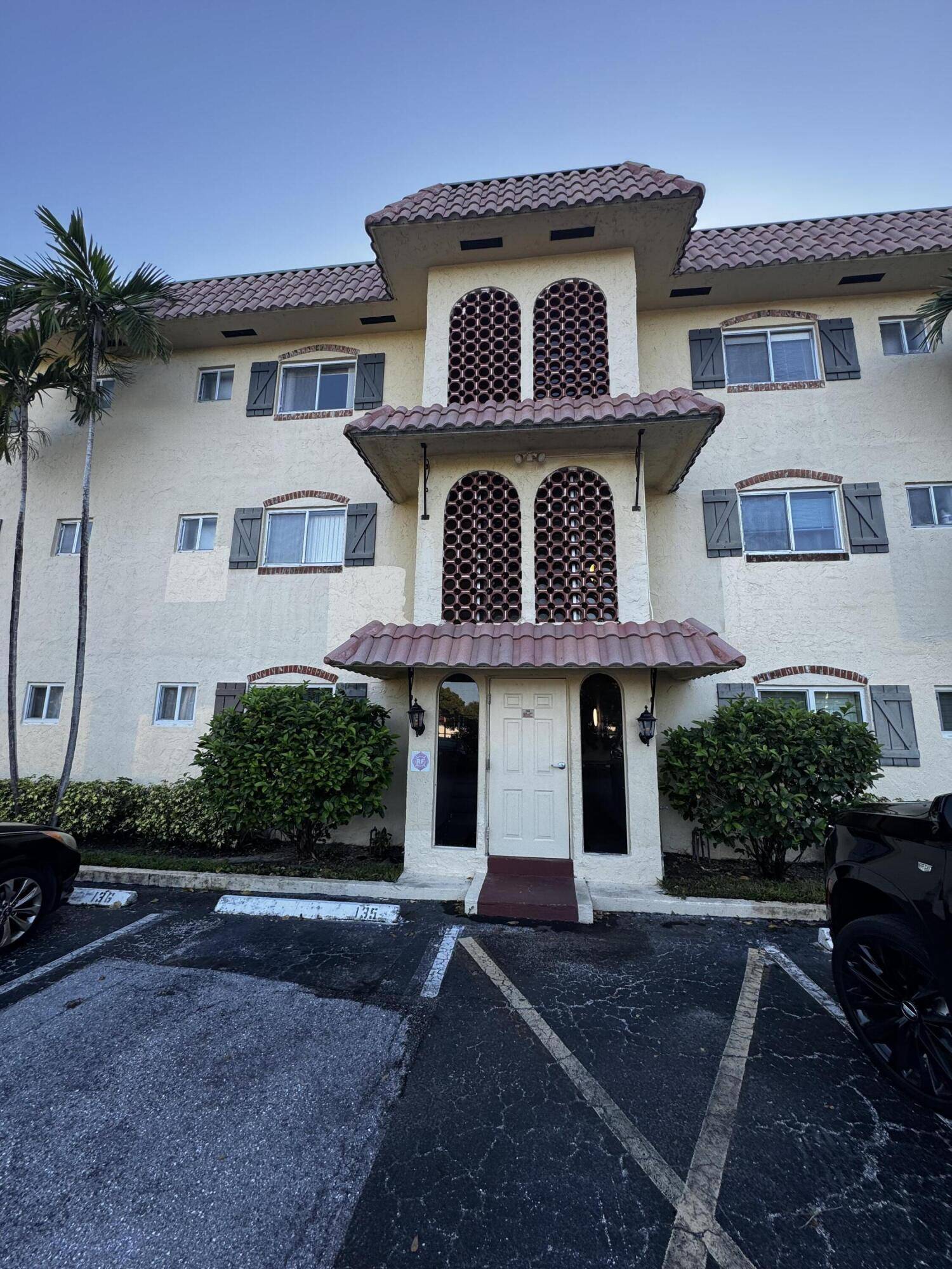 Pompano Beach, FL 33062,251 S Cypress RD 111