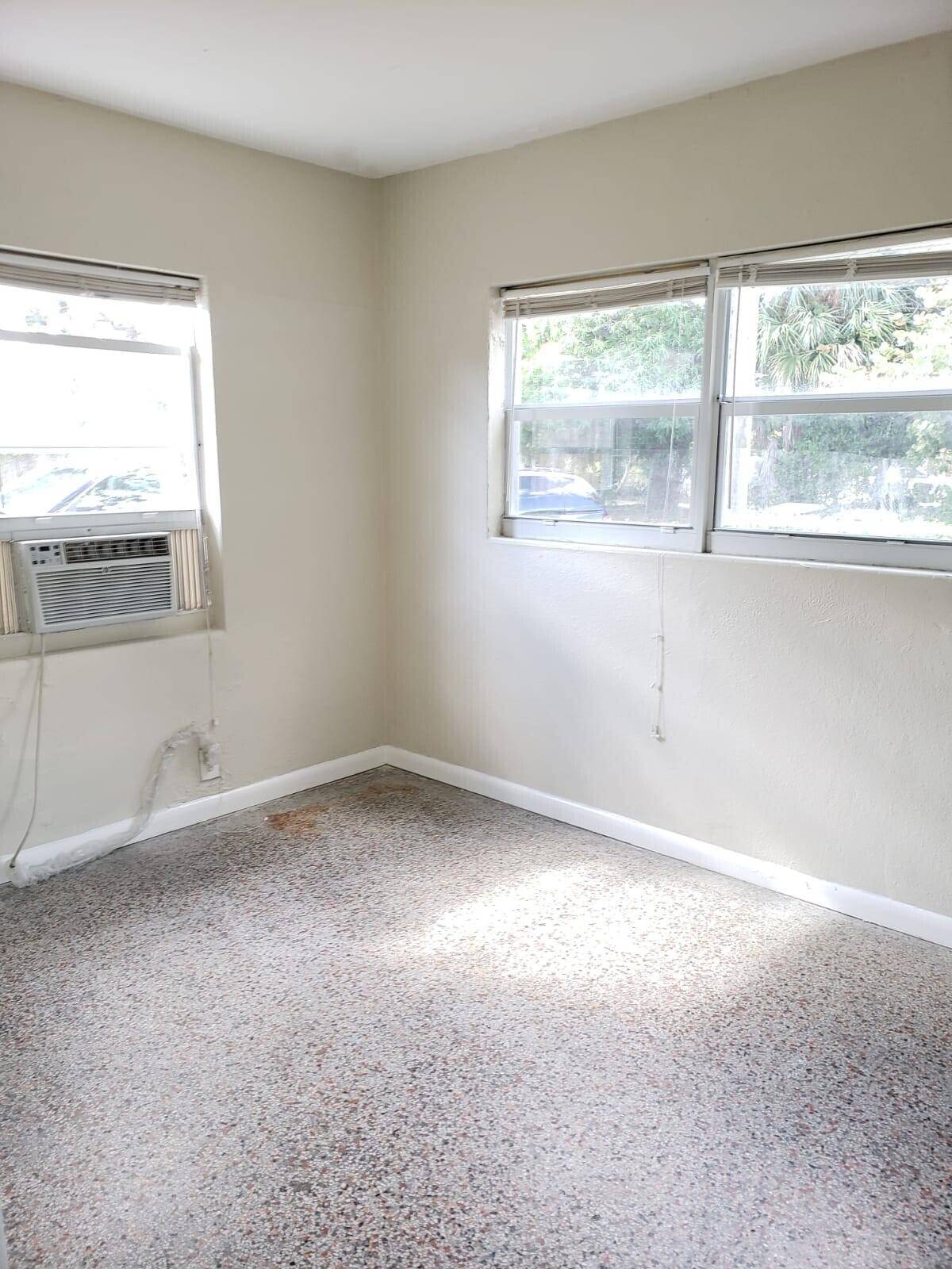 West Palm Beach, FL 33405,3718 Henry AVE