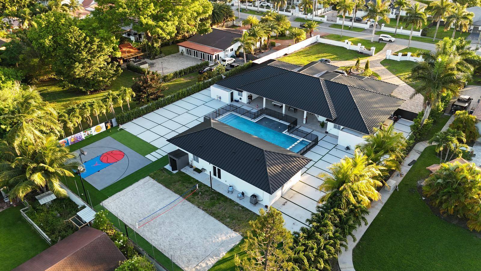 Miami, FL 33182,365 NW 132nd Ave