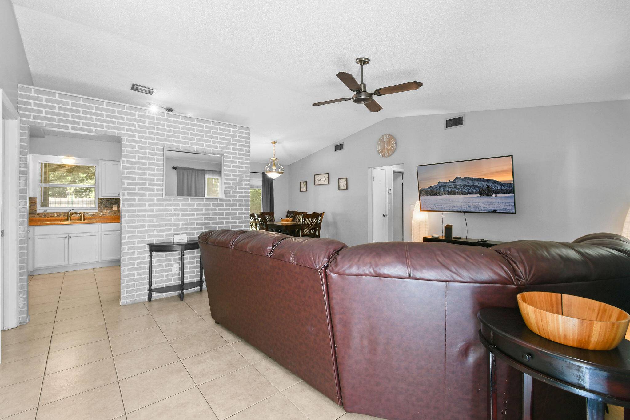 Port Saint Lucie, FL 34983,767 SE Chaloupe AVE