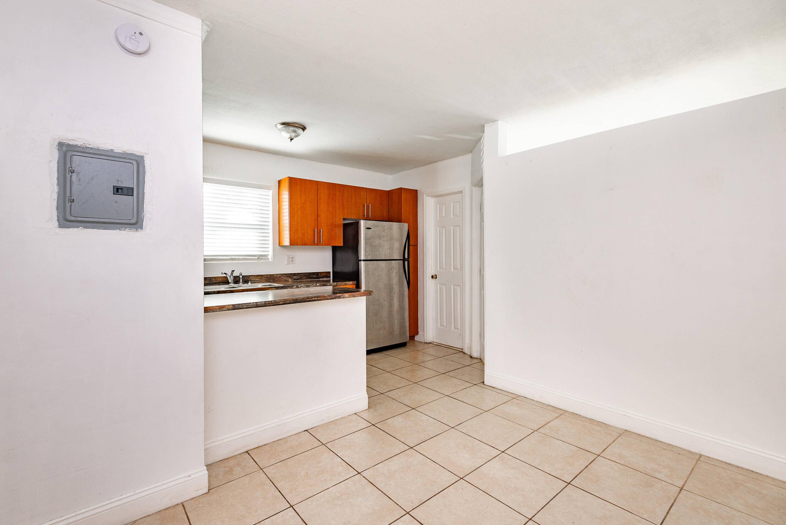 Oakland Park, FL 33334,4051 N Dixie HWY 1