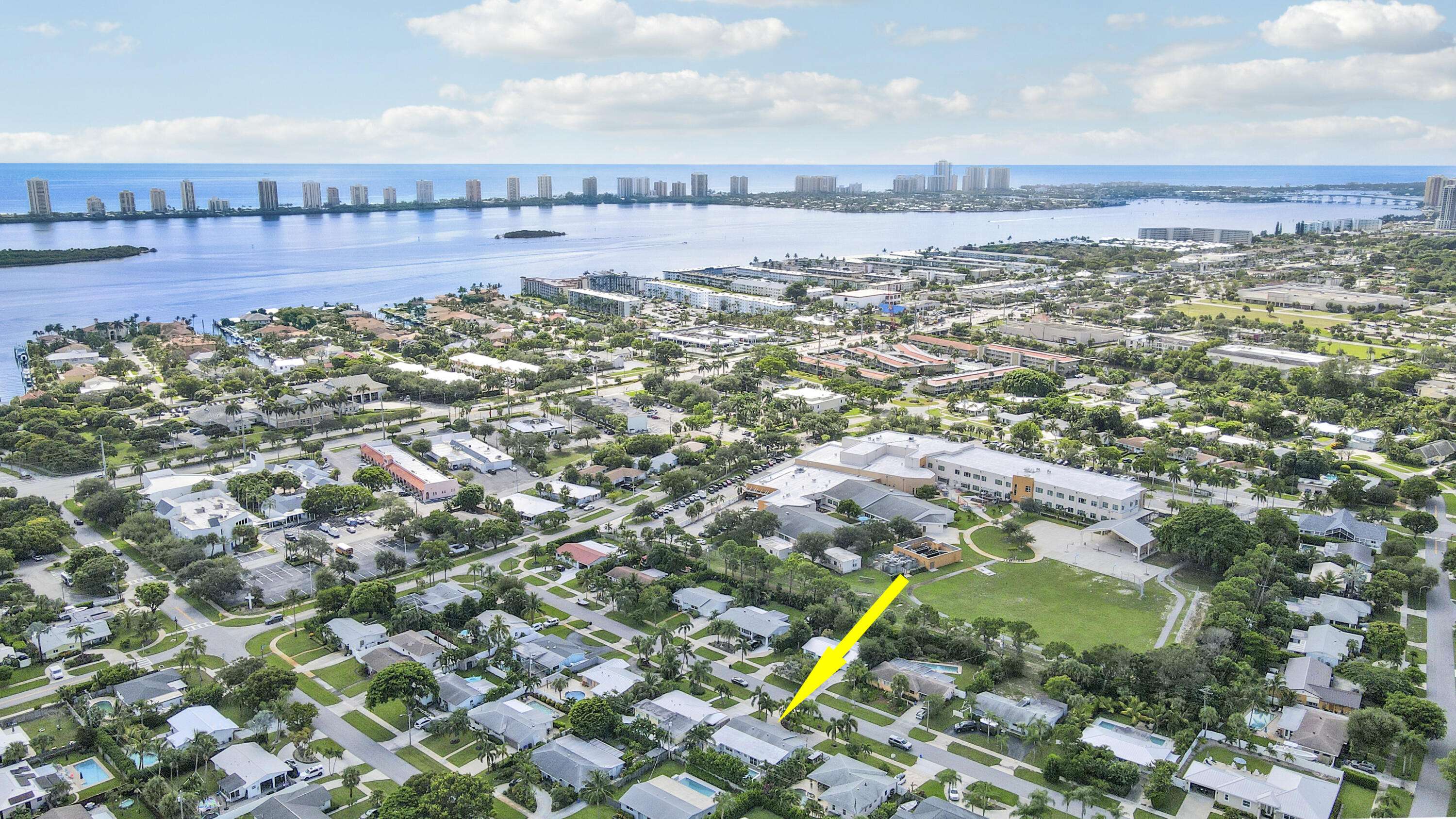 North Palm Beach, FL 33408,421 Driftwood RD