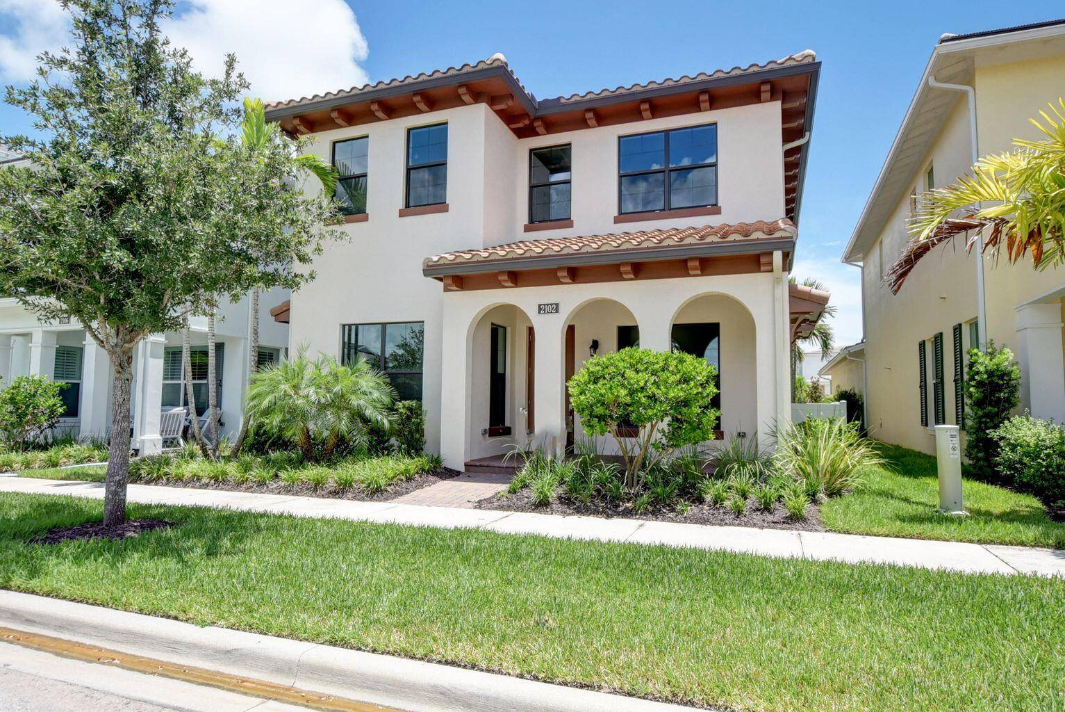 Palm Beach Gardens, FL 33418,2102 Dickens TER