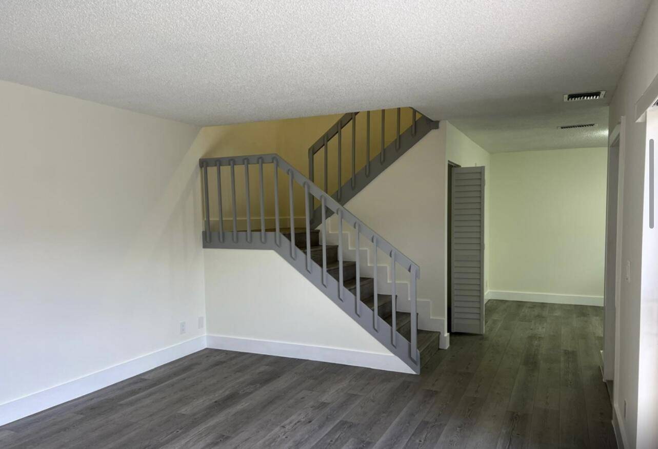 Palm Springs, FL 33461,345 Lake Arbor DR 345