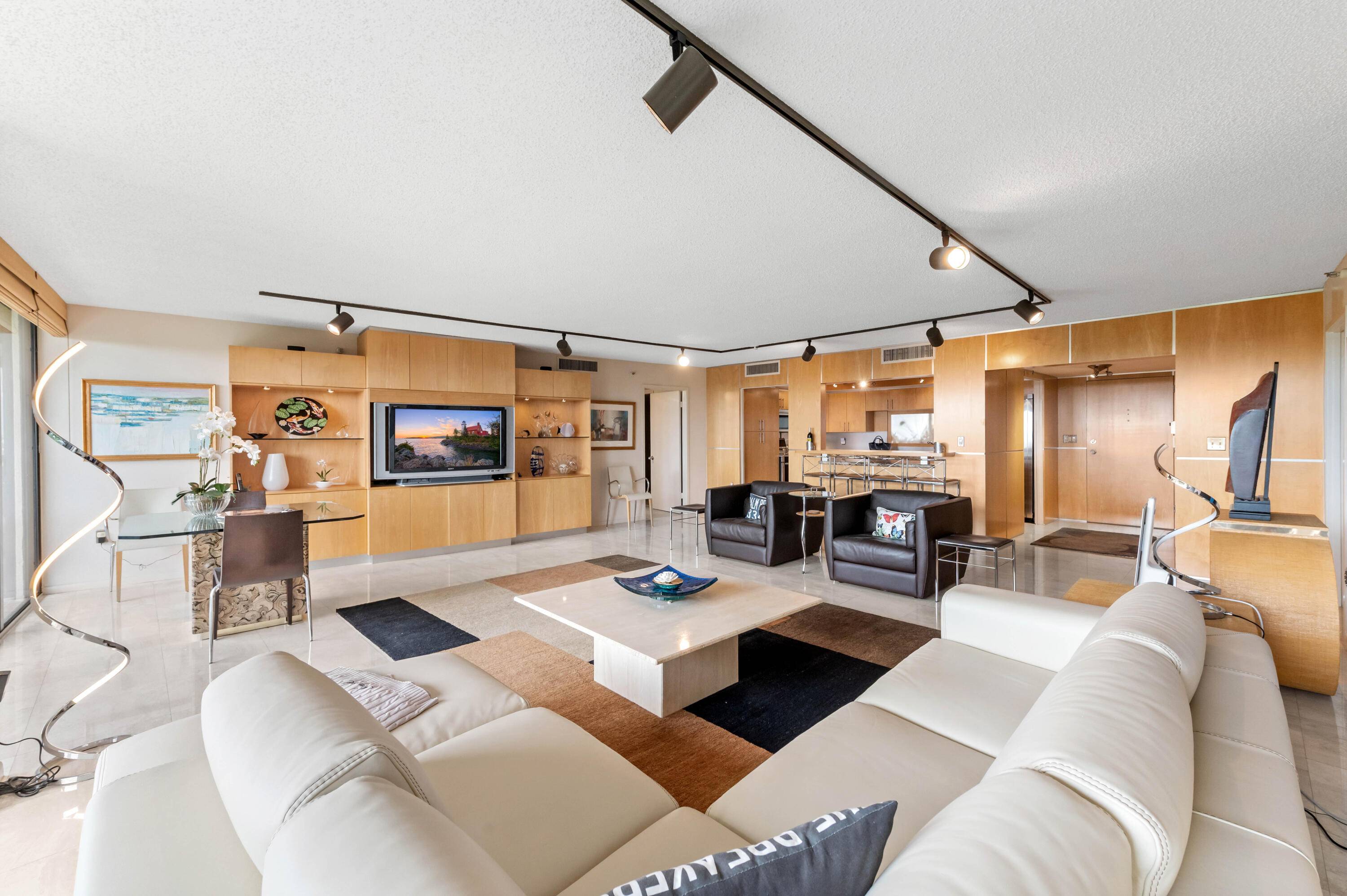 West Palm Beach, FL 33401,2480 Presidential WAY 603