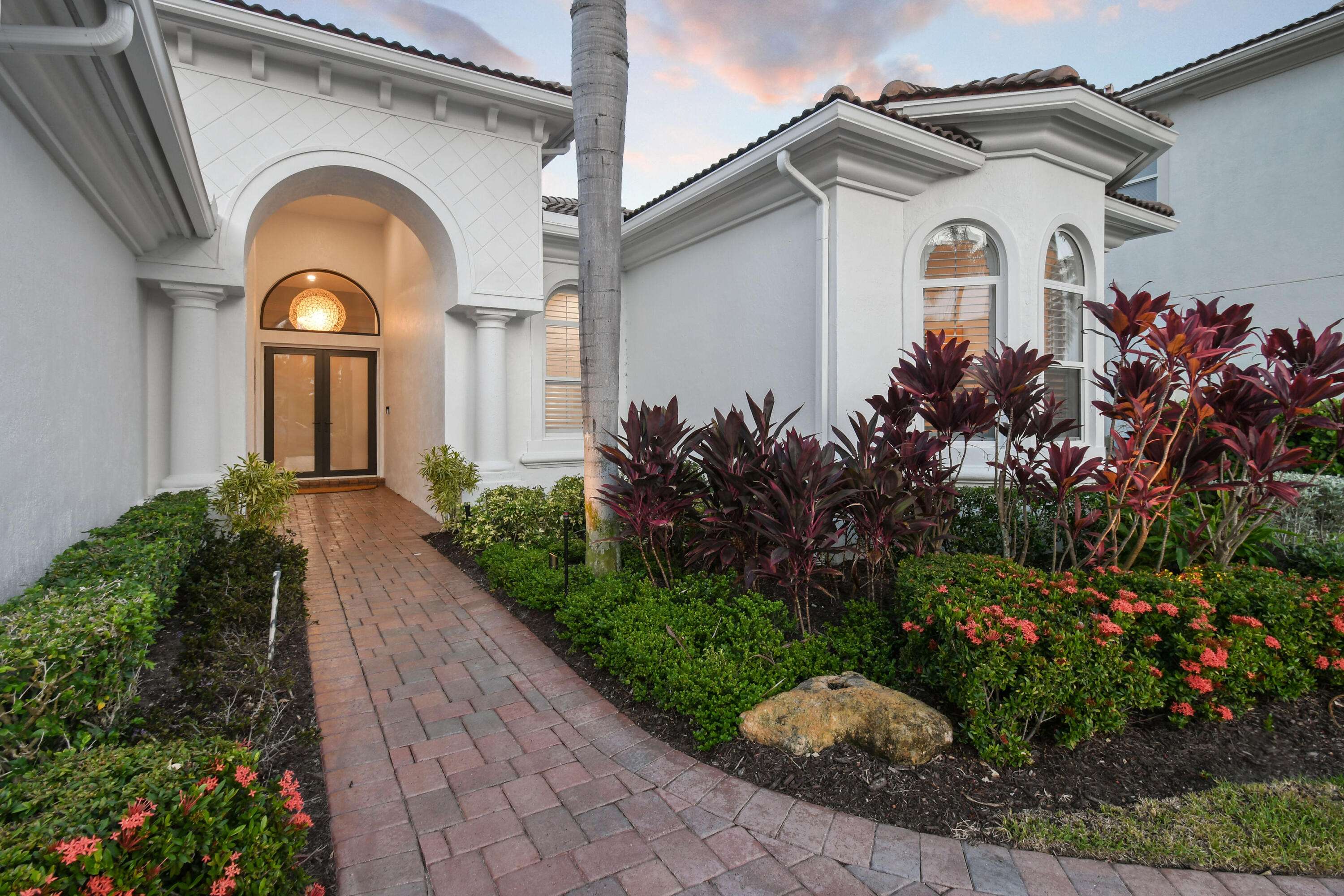 Palm Beach Gardens, FL 33410,320 Charroux DR