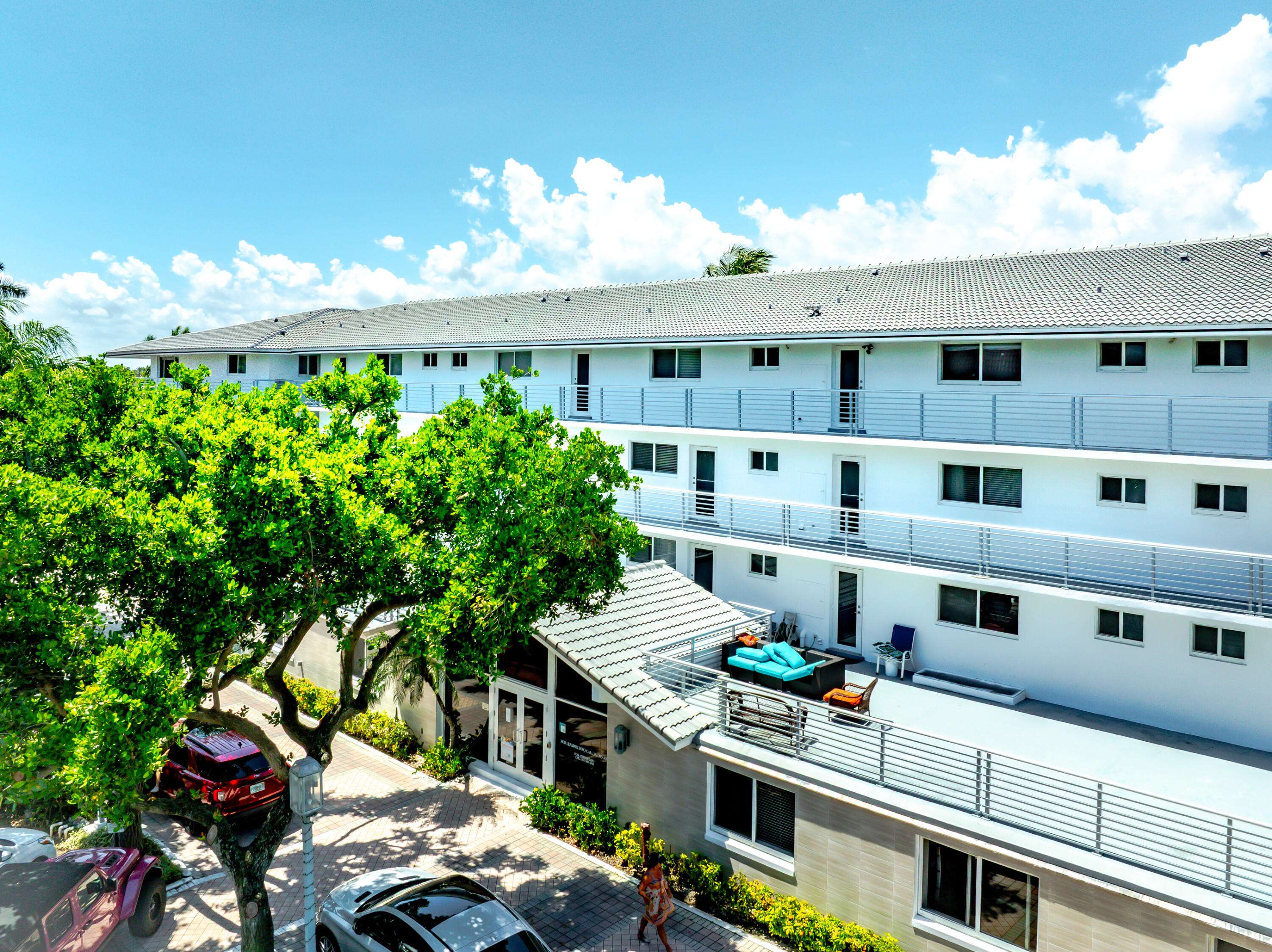 Boca Raton, FL 33432,1015 Spanish River RD