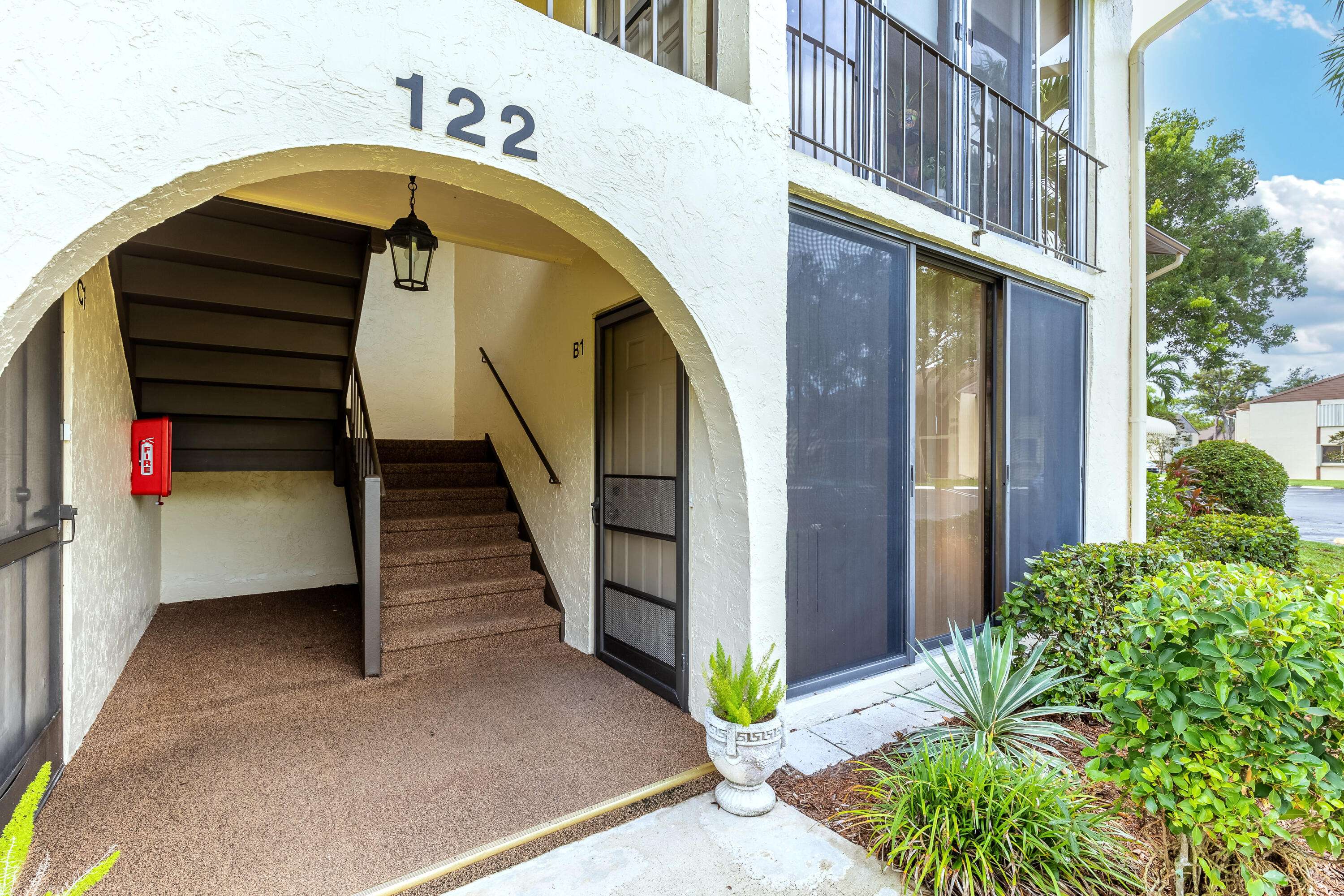 Greenacres, FL 33463,122 Lake Pine CIR B-1