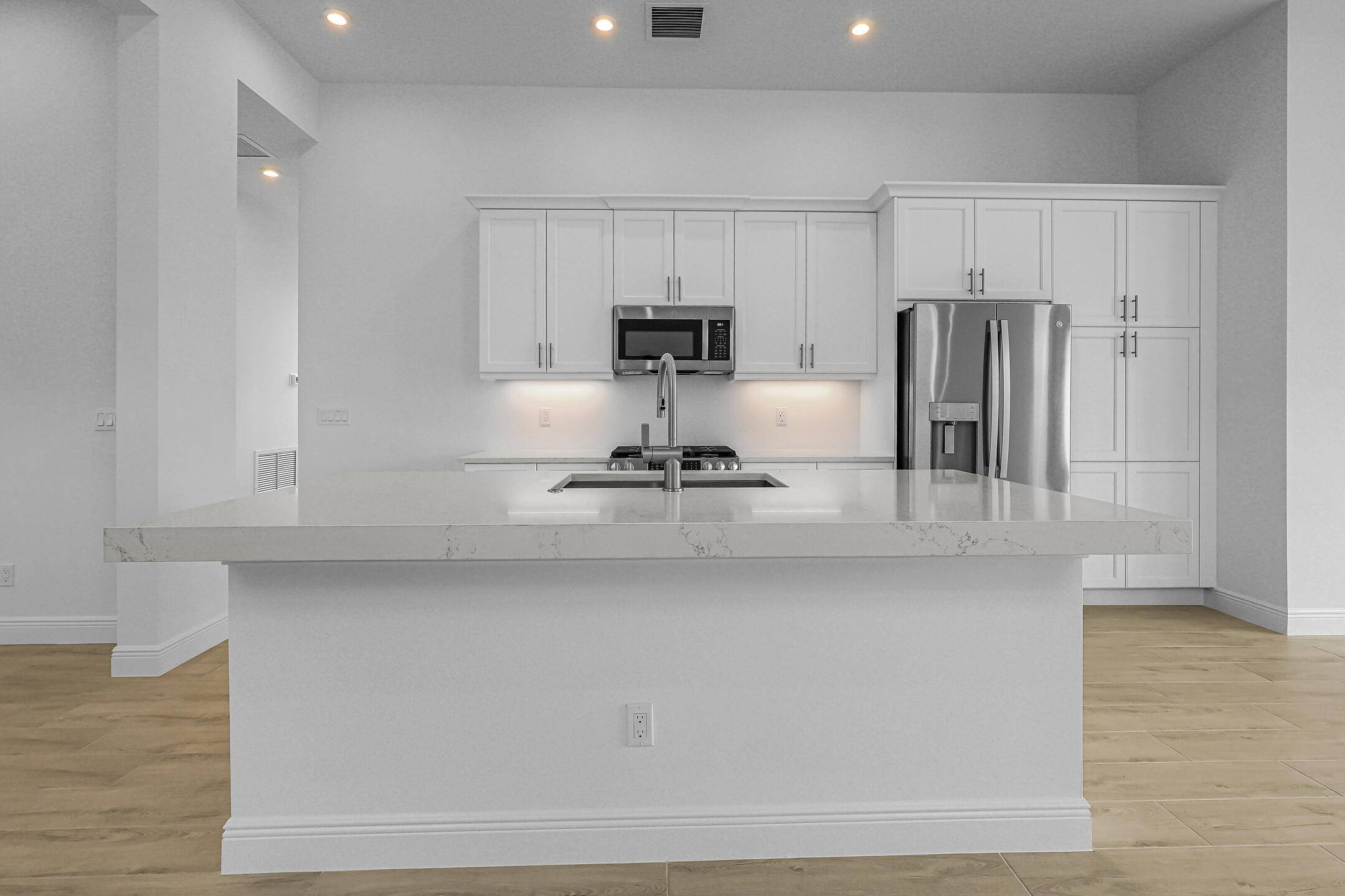 Port Saint Lucie, FL 34952,213 SE Via Sangro