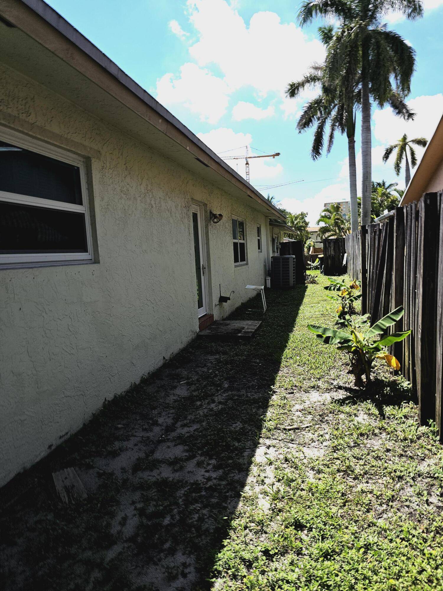 Dania Beach, FL 33004,646 NE 2nd PL