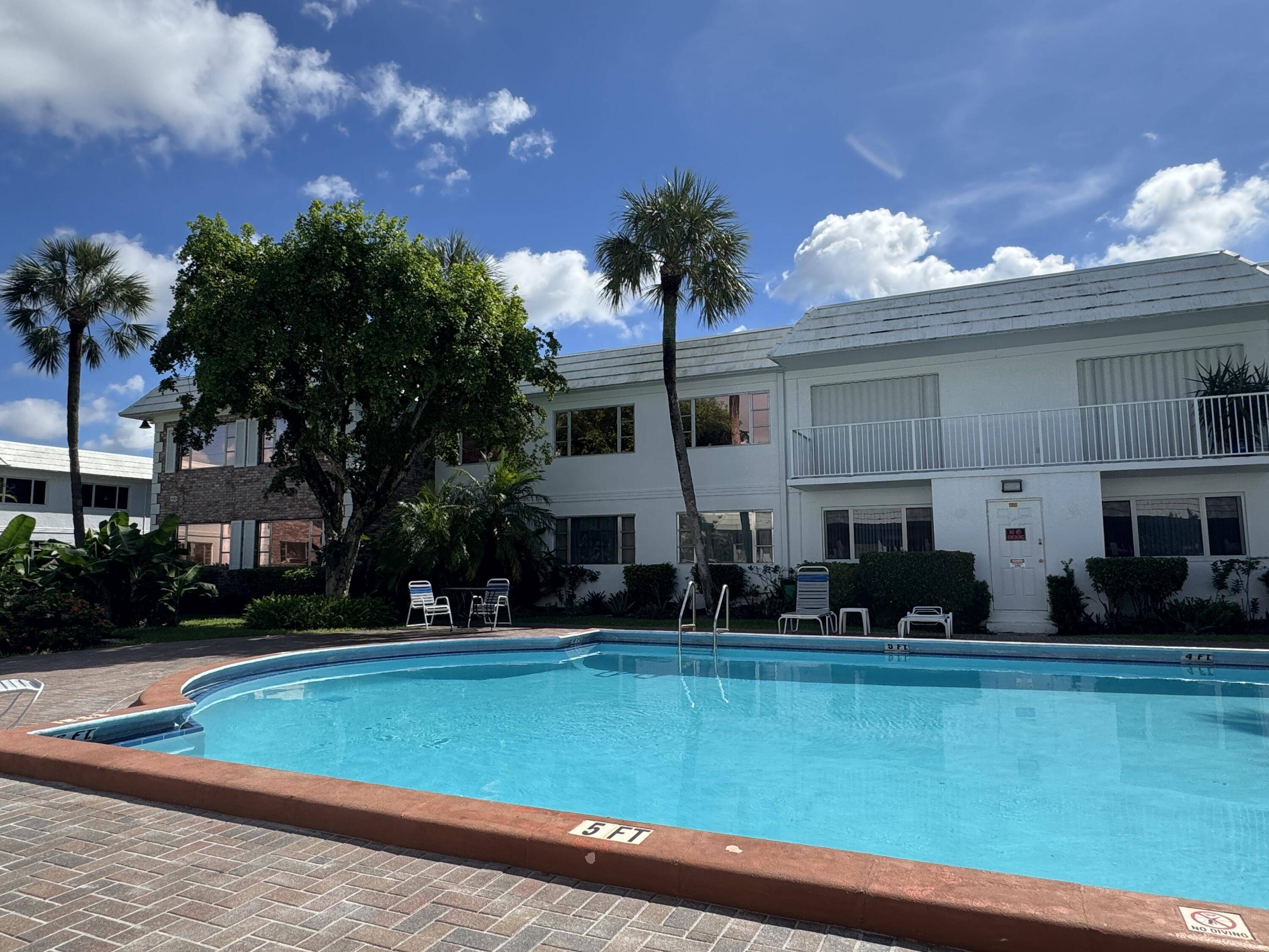 Pompano Beach, FL 33060,400 S Cypress RD 406