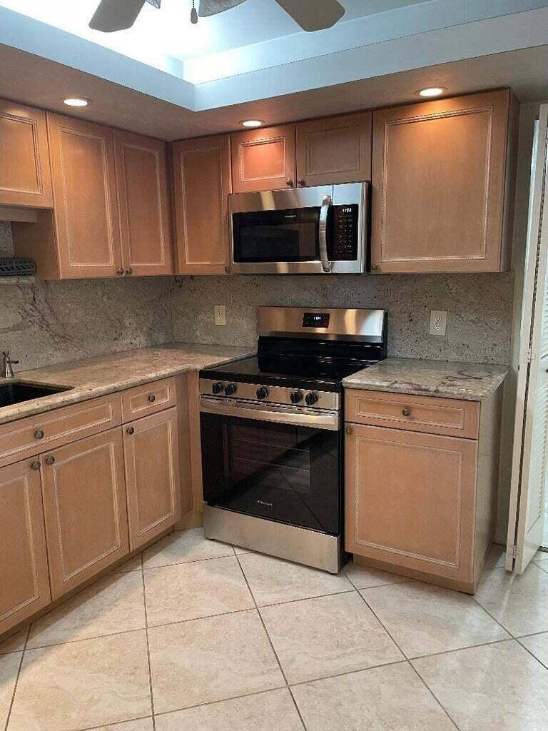Boca Raton, FL 33487,6300 NW 2nd Ave. 305