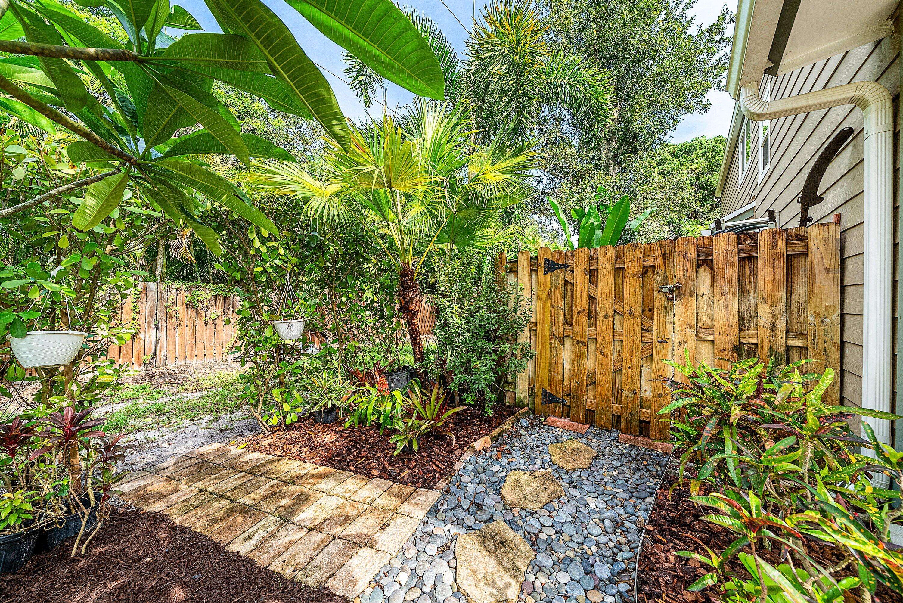 West Palm Beach, FL 33415,5893 Cassandra CT