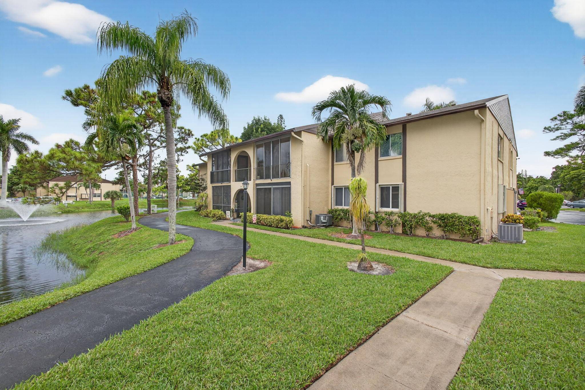 Greenacres, FL 33463,340 Pine Ridge CIR B-2