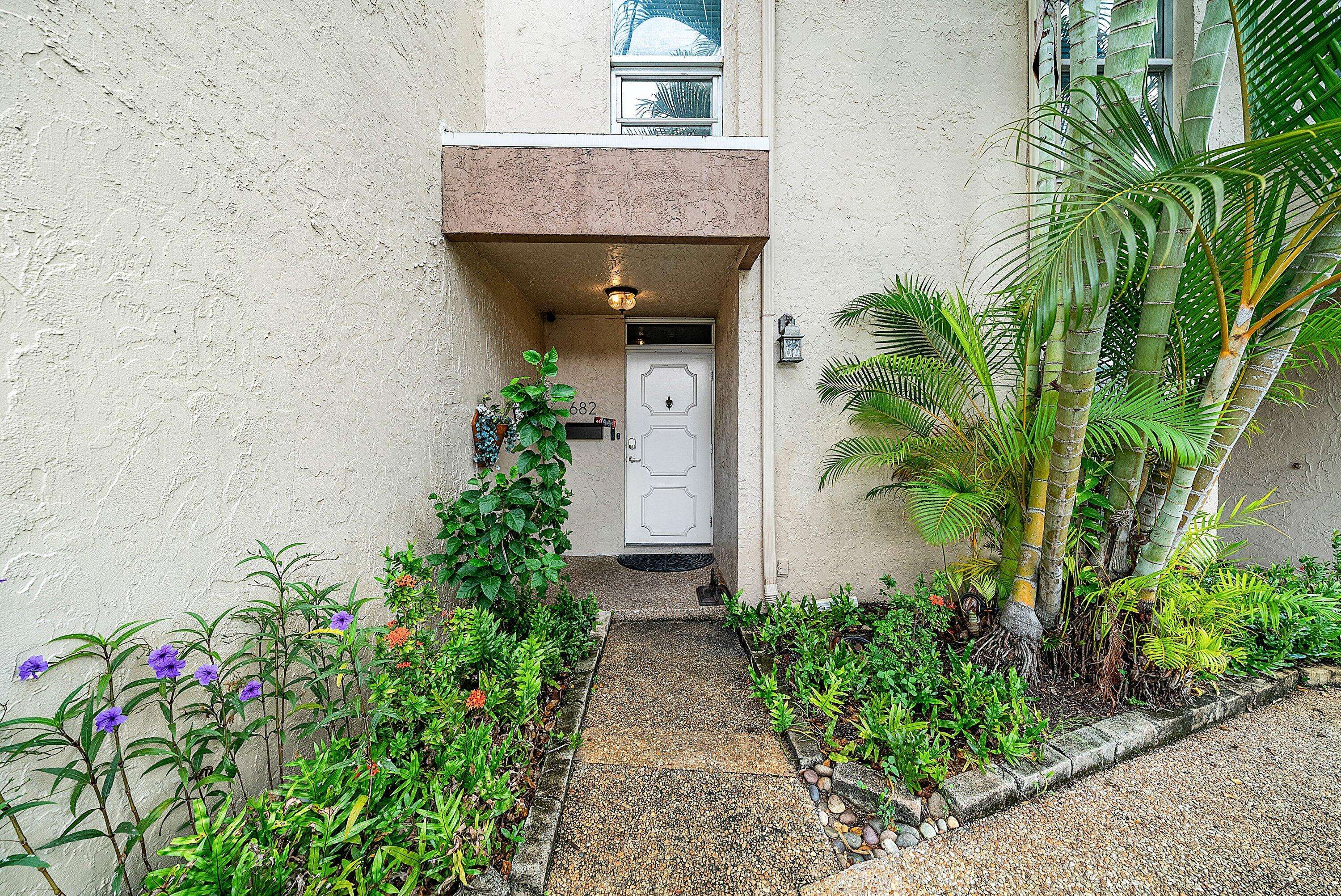 Wilton Manors, FL 33305,682 Kensington PL