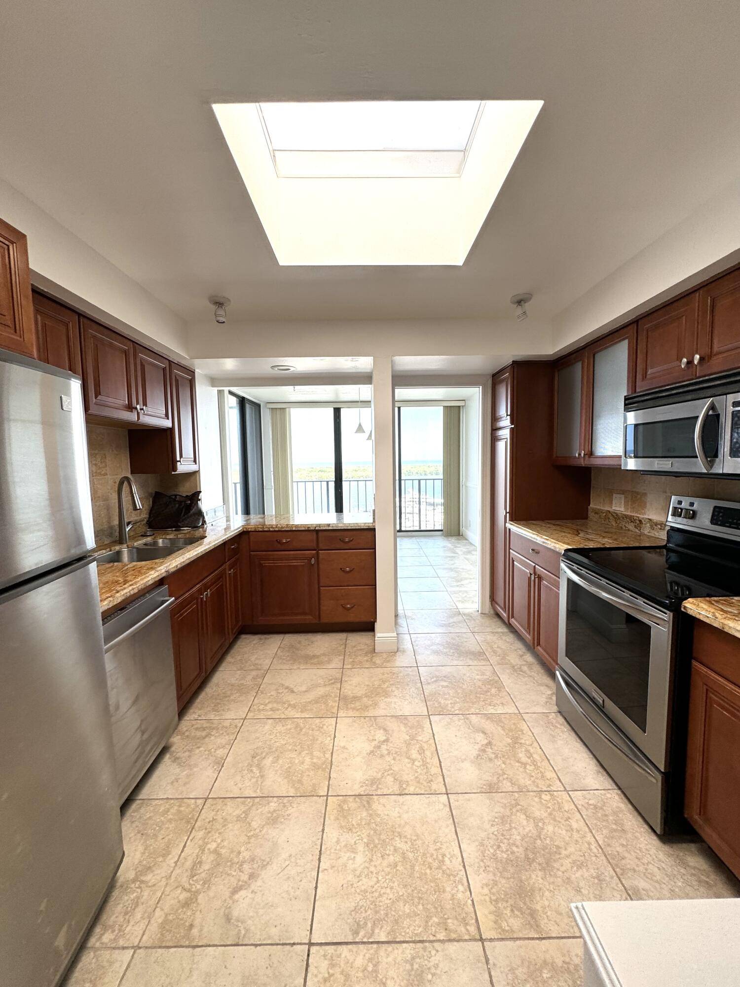 North Palm Beach, FL 33408
