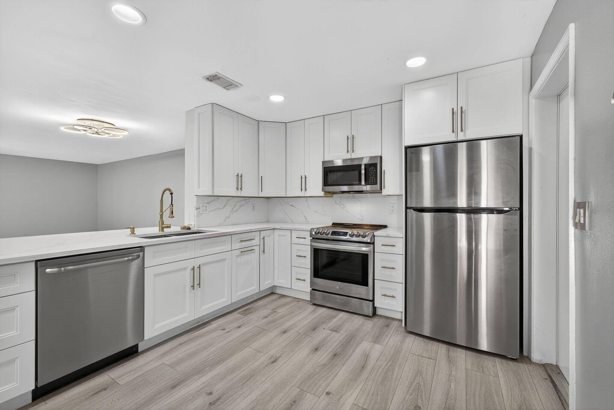 Lake Worth, FL 33463,4771 Pinemore LN