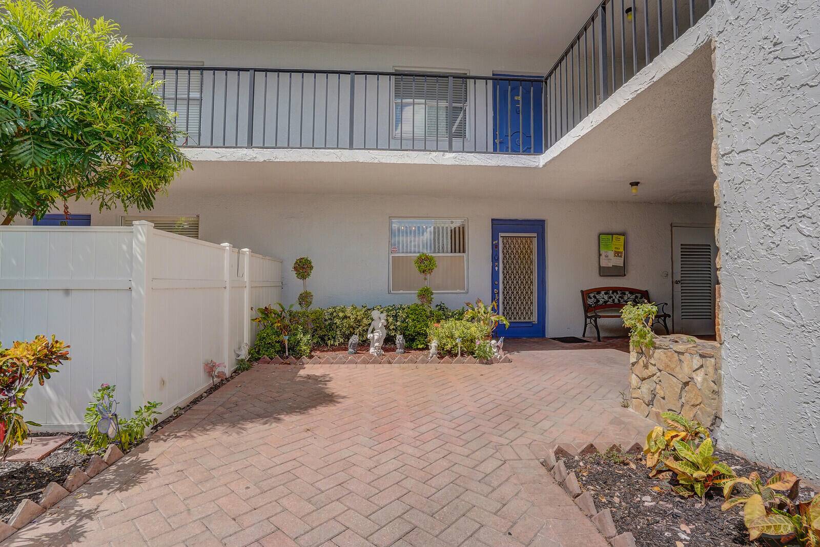 Delray Beach, FL 33446,6650 S Oriole BLVD 1040