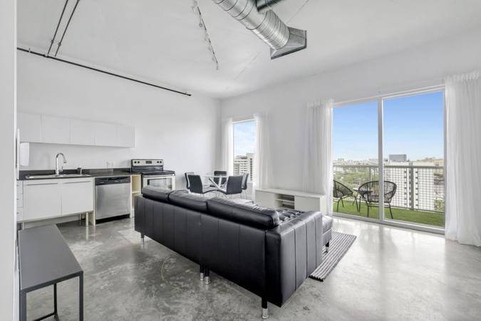 Miami, FL 33130,10 SW South River DR 1405