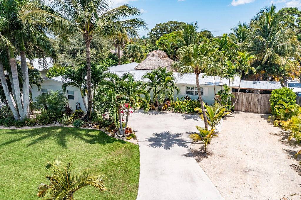 Tequesta, FL 33469,70 E Fairview