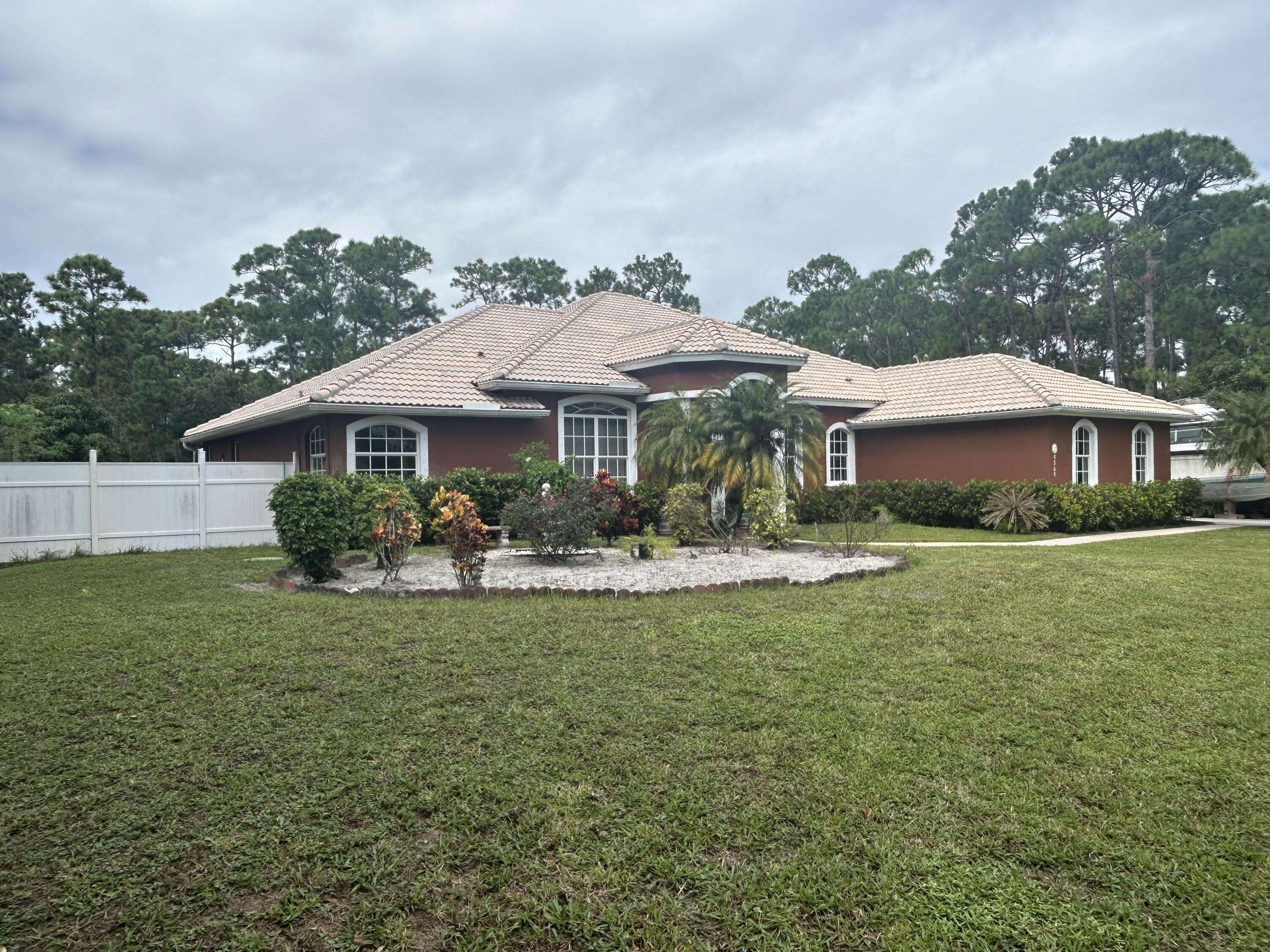 Fort Pierce, FL 34951,5305 Southwind TRL